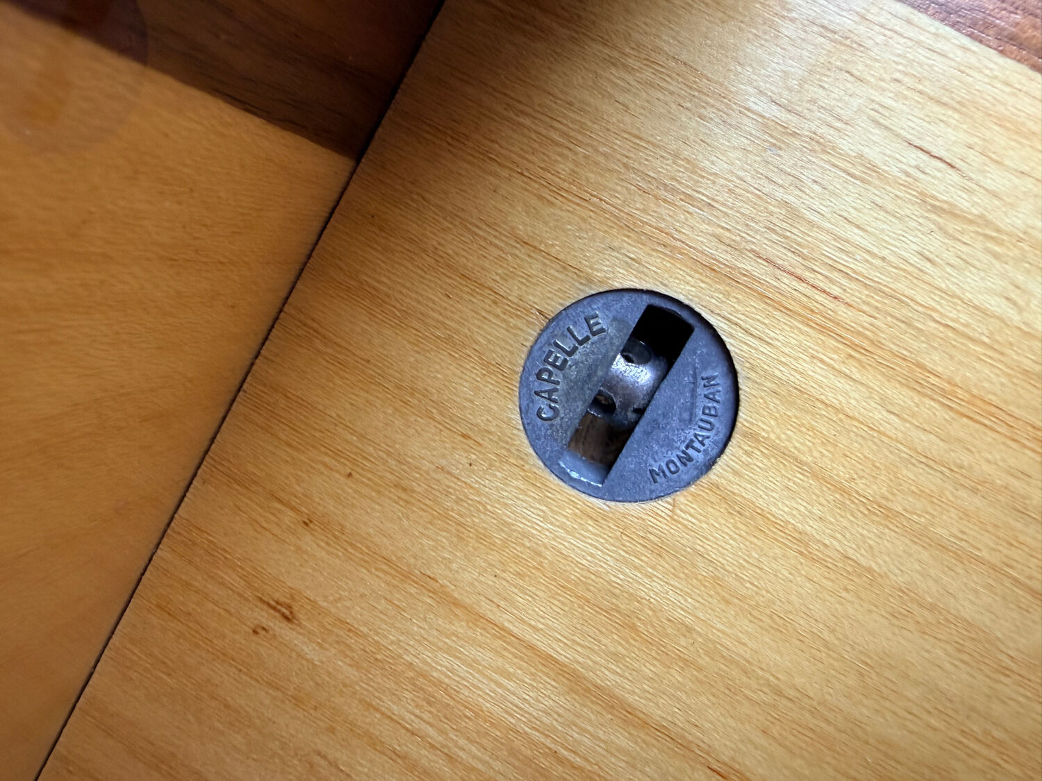 Display cabinet Maison Capelle, France 1960s