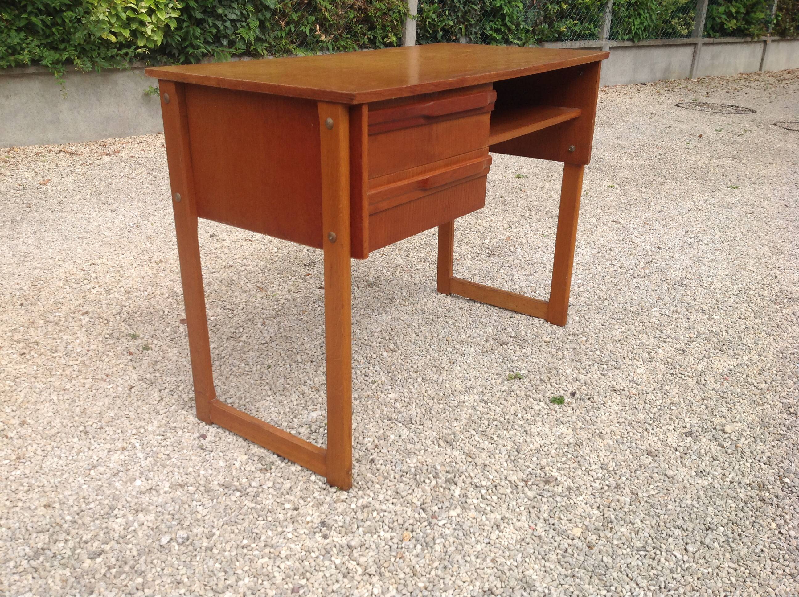 Vintage desk from the 60s with sled legs