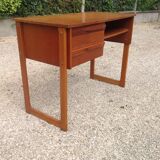 Vintage desk from the 60s with sled legs