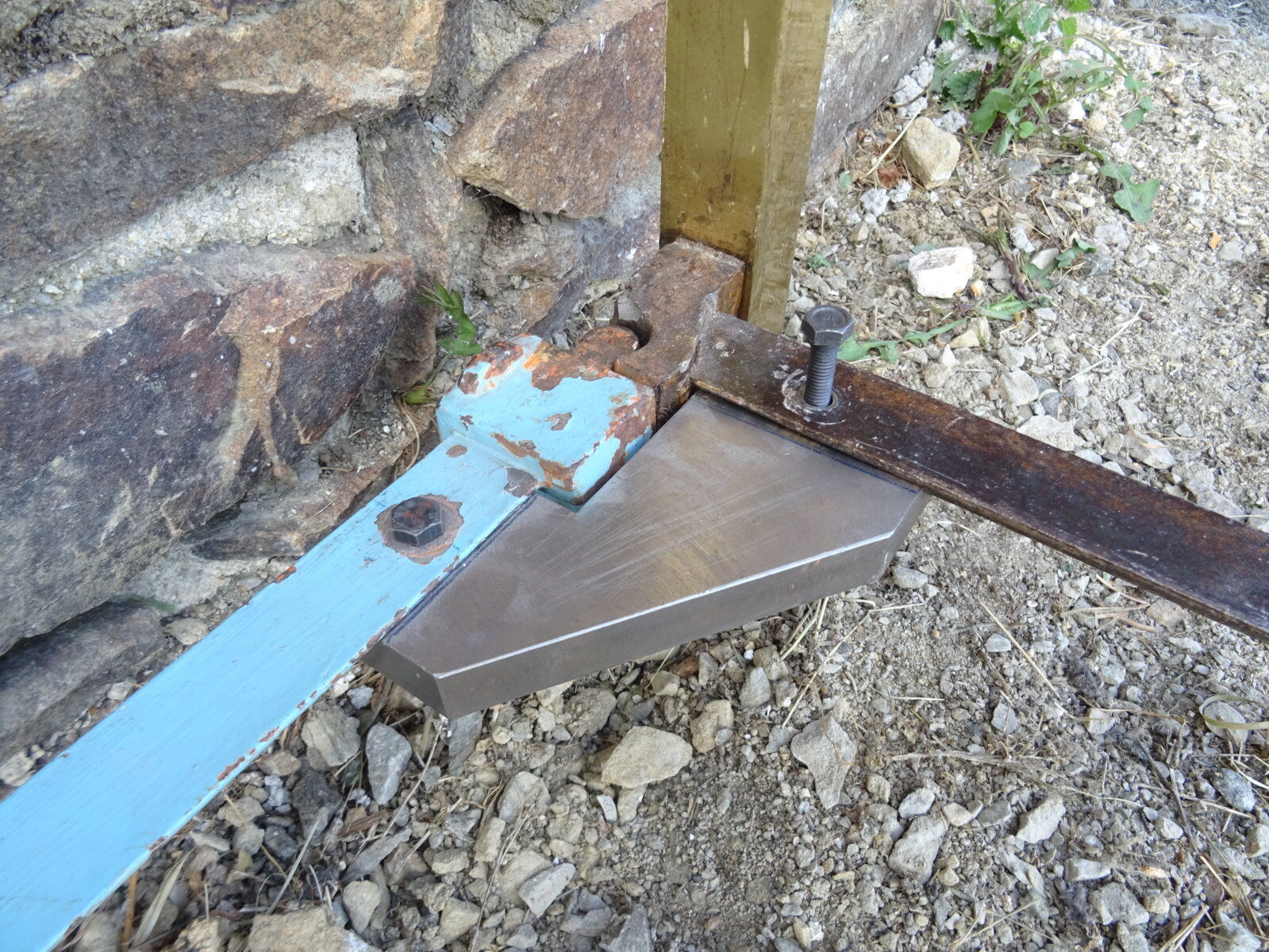 Antique brass bed in 140