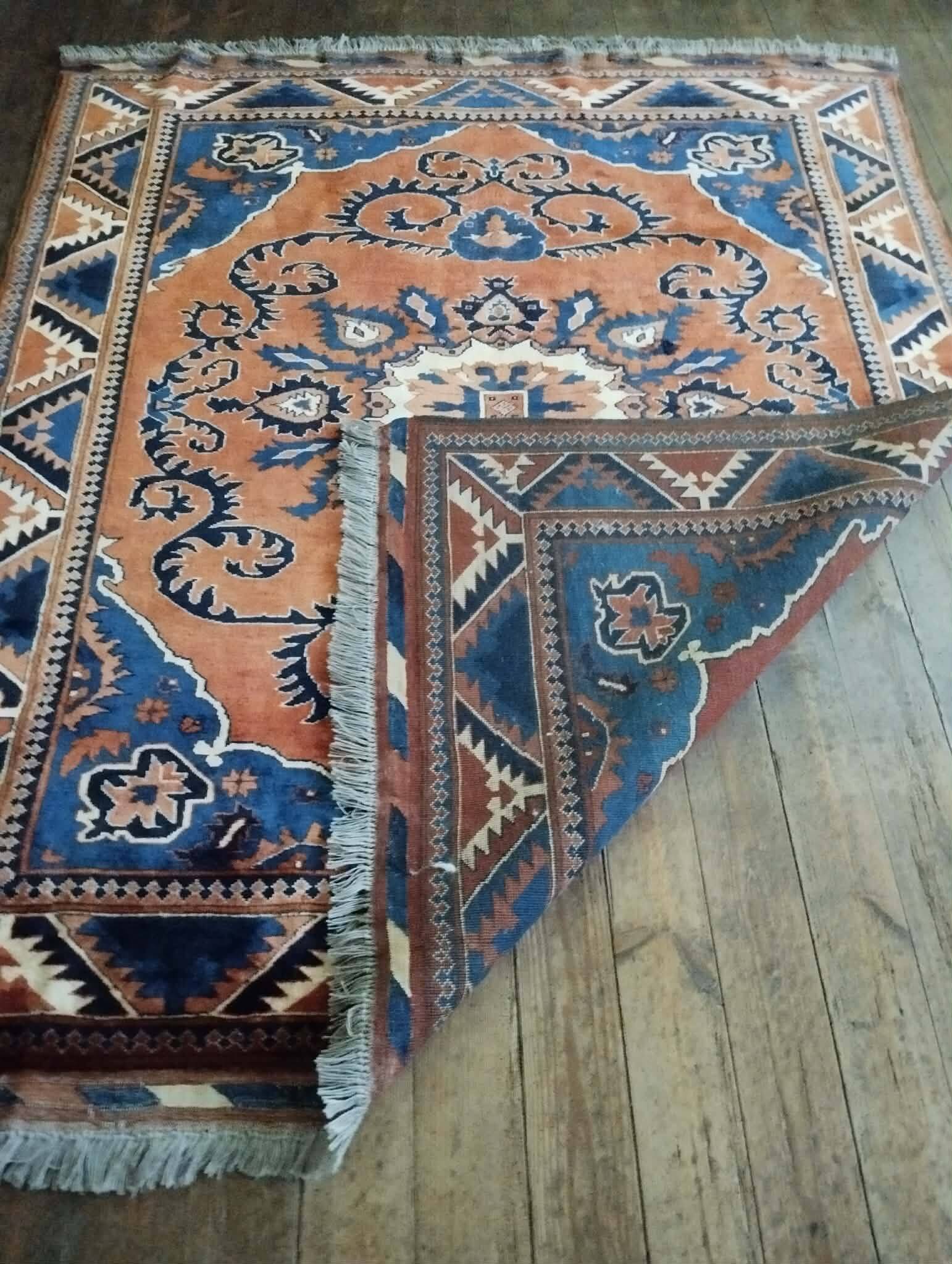 Handmade Pakistani Gazni rug 194x168cm
