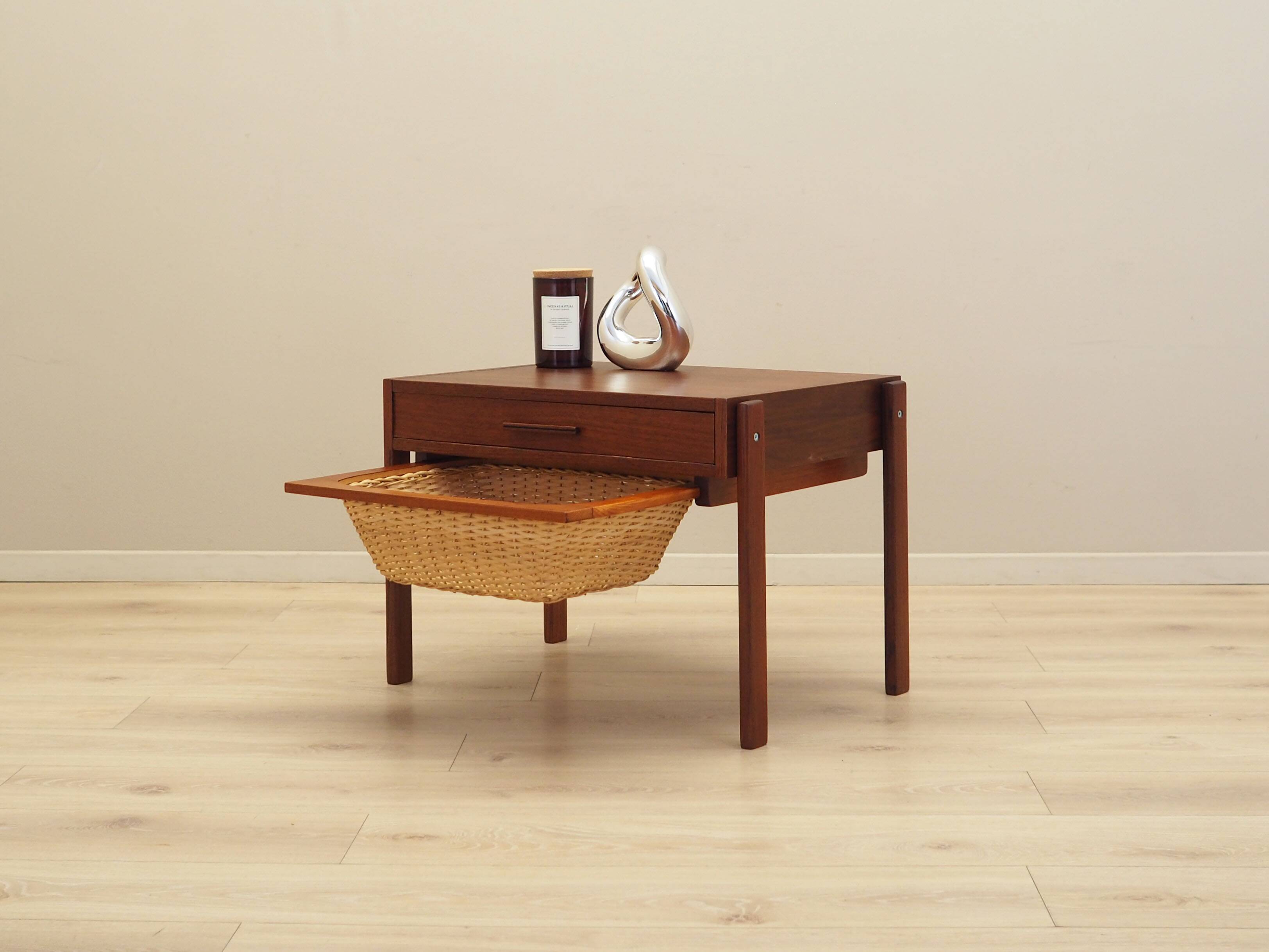 Teak coffee table, Danish design, 1970s, production: Denmark