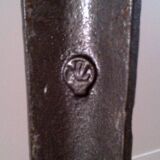 Table bistrot estampillée Louis Vuitton