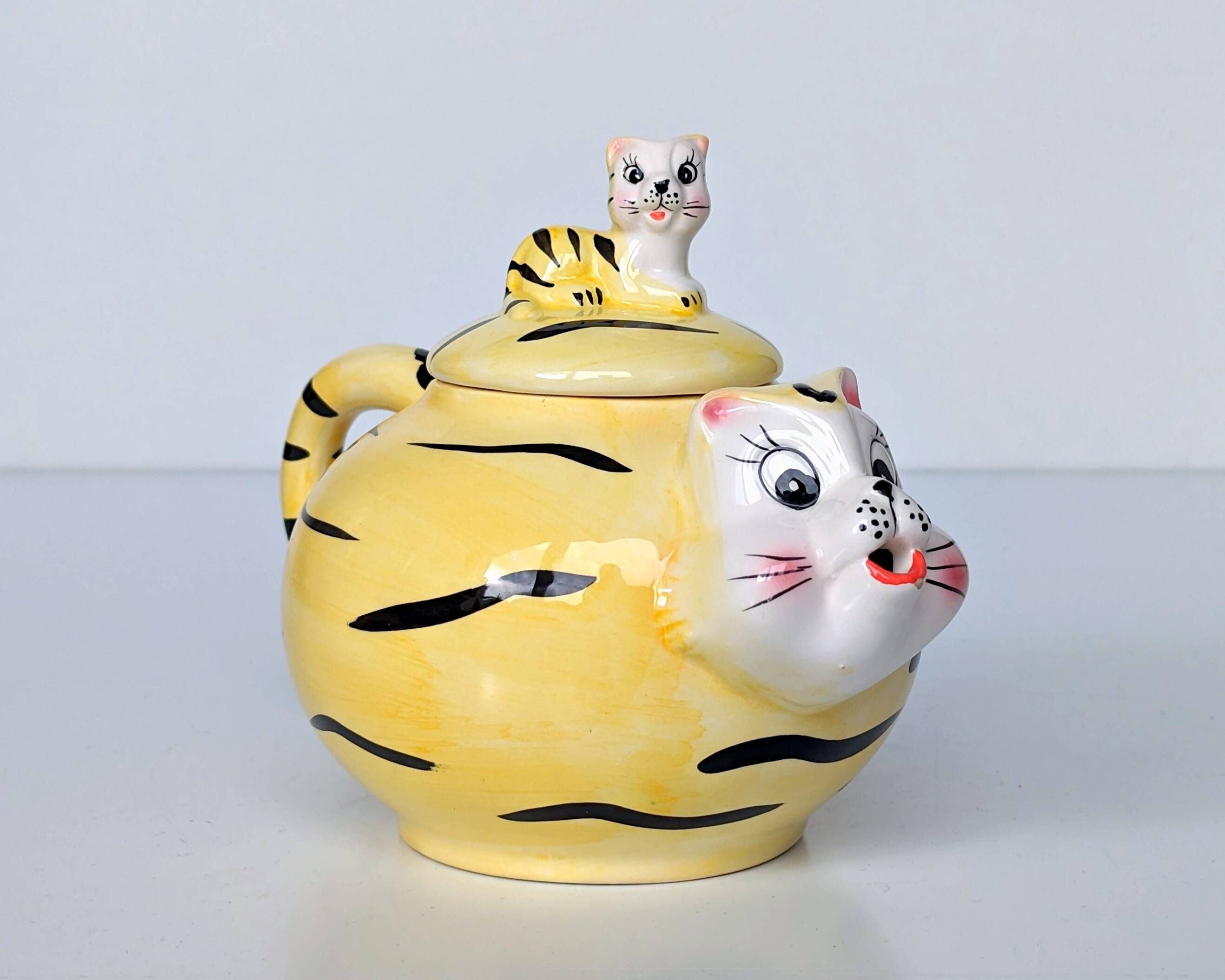 Anthropomorphic teapot coffee maker Tiger and baby tiger - Height 16 cm x Diameter 14 cm