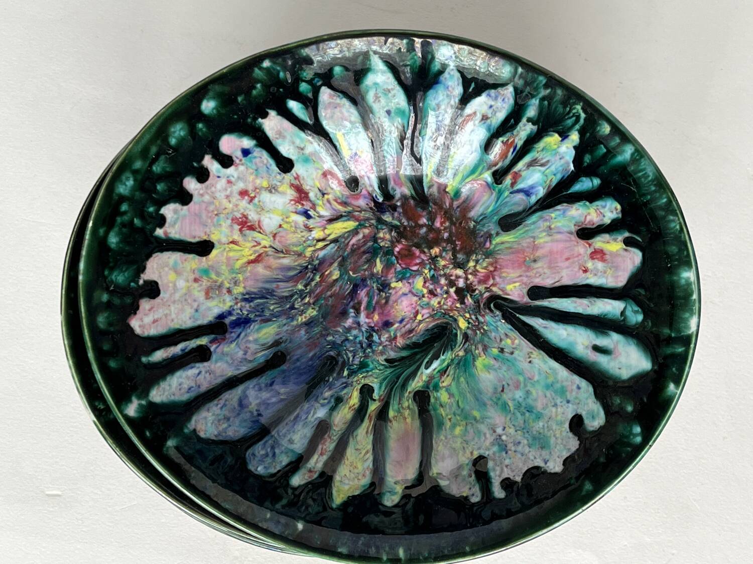 7 Morvan glazed earthenware salad bowls