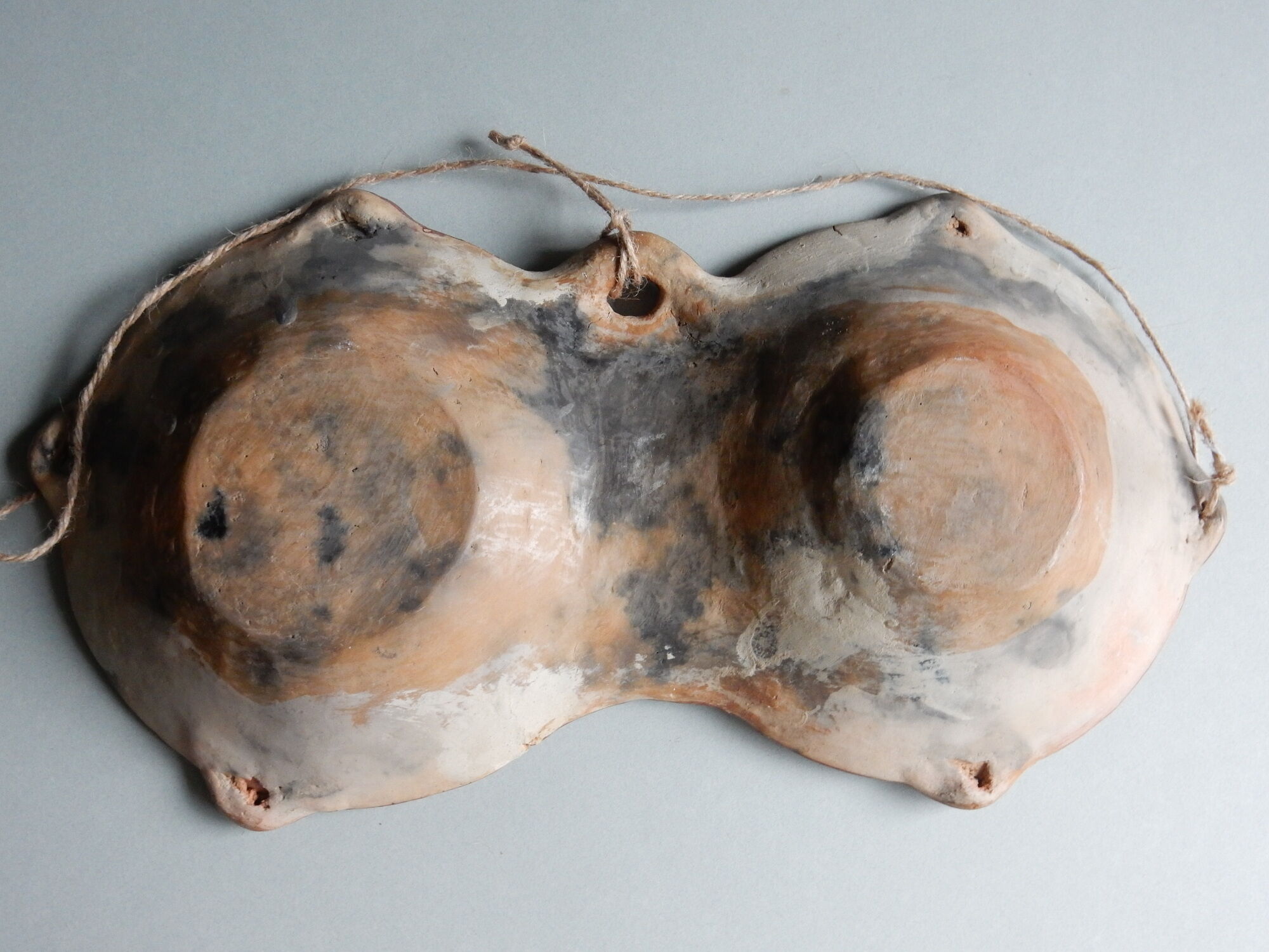 Berber dish ideqqi, artisanal pottery of Kabylia in terracotta