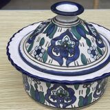 Ceramic pot with floral pattern