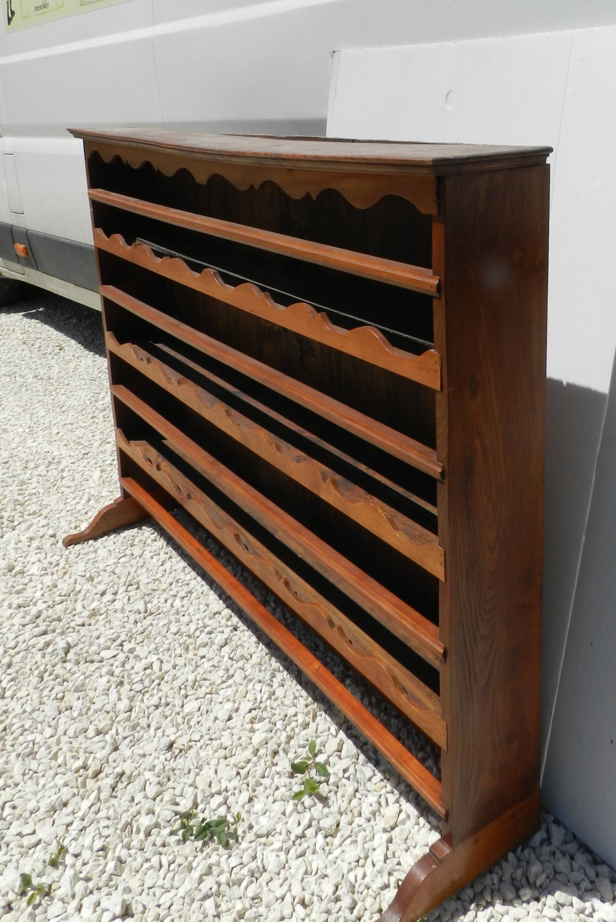 Wall-mounted dresser shelf