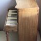 Ancien piano bois sculpté