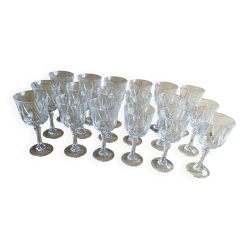 Service de 18 verres en cristal "Auteuil" – Cristal d'Arques – France