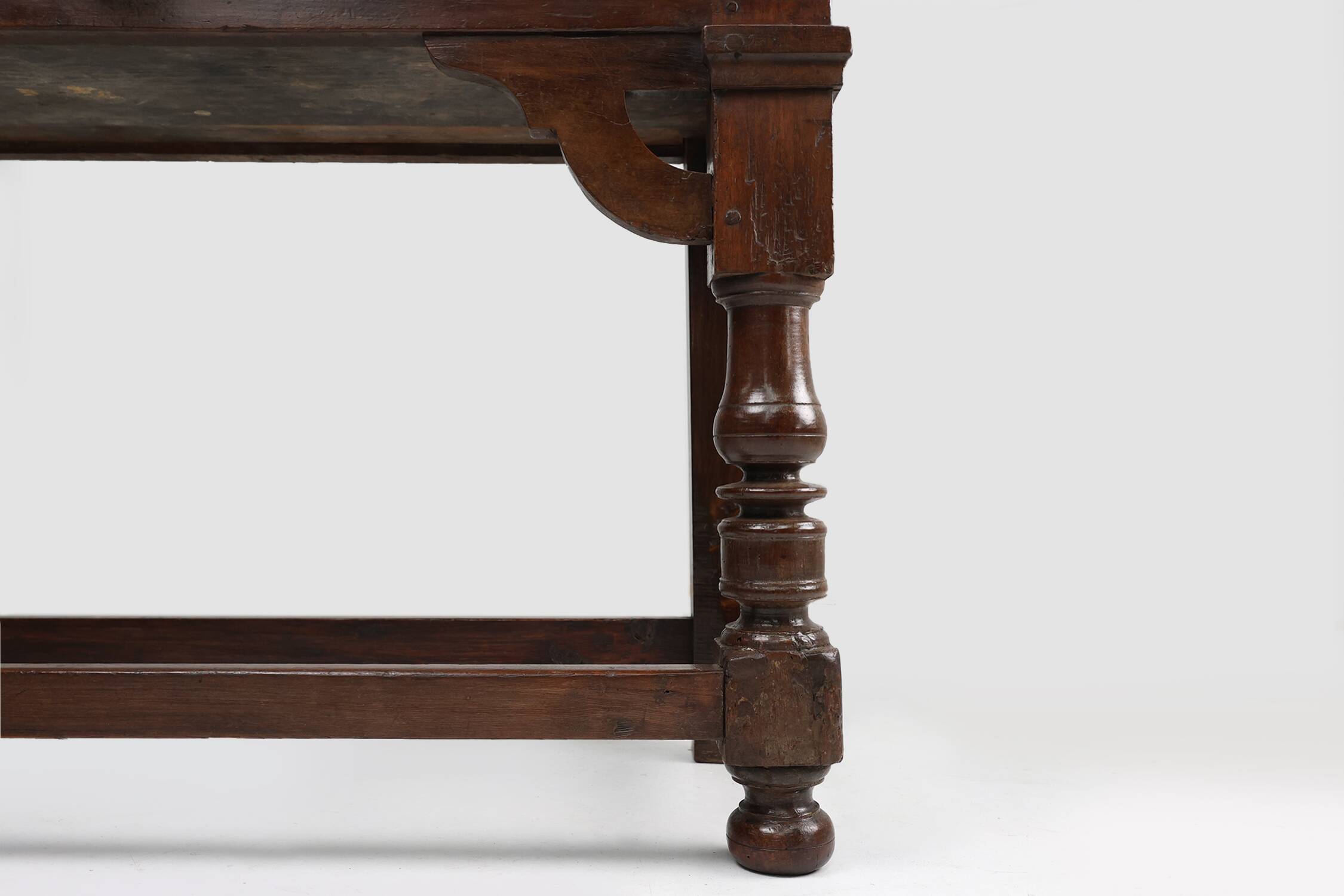 Antique 16th century Spanish carved cabinet in oak.