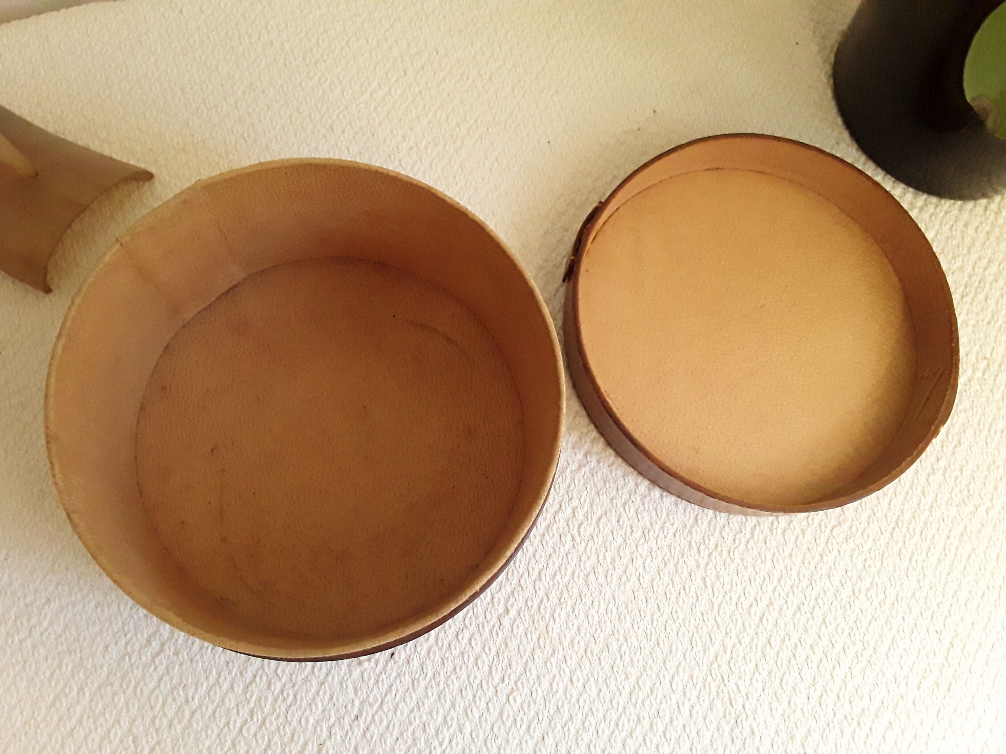 Leather collar box 1920