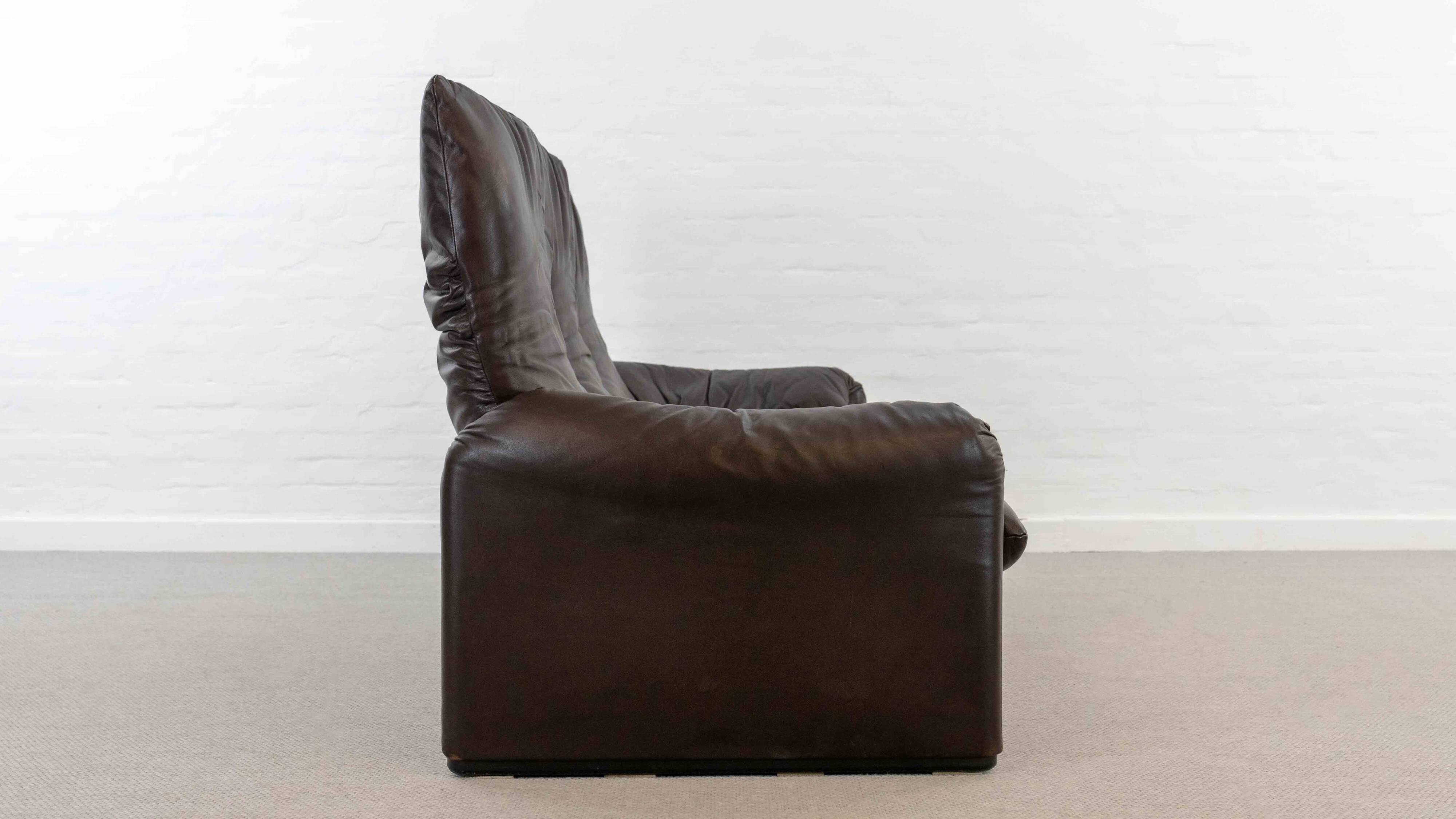 Cassina Maralunga 3seat-Sofa in darkbrown leather by Vico Magistretti