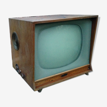 Téléviseur en bois