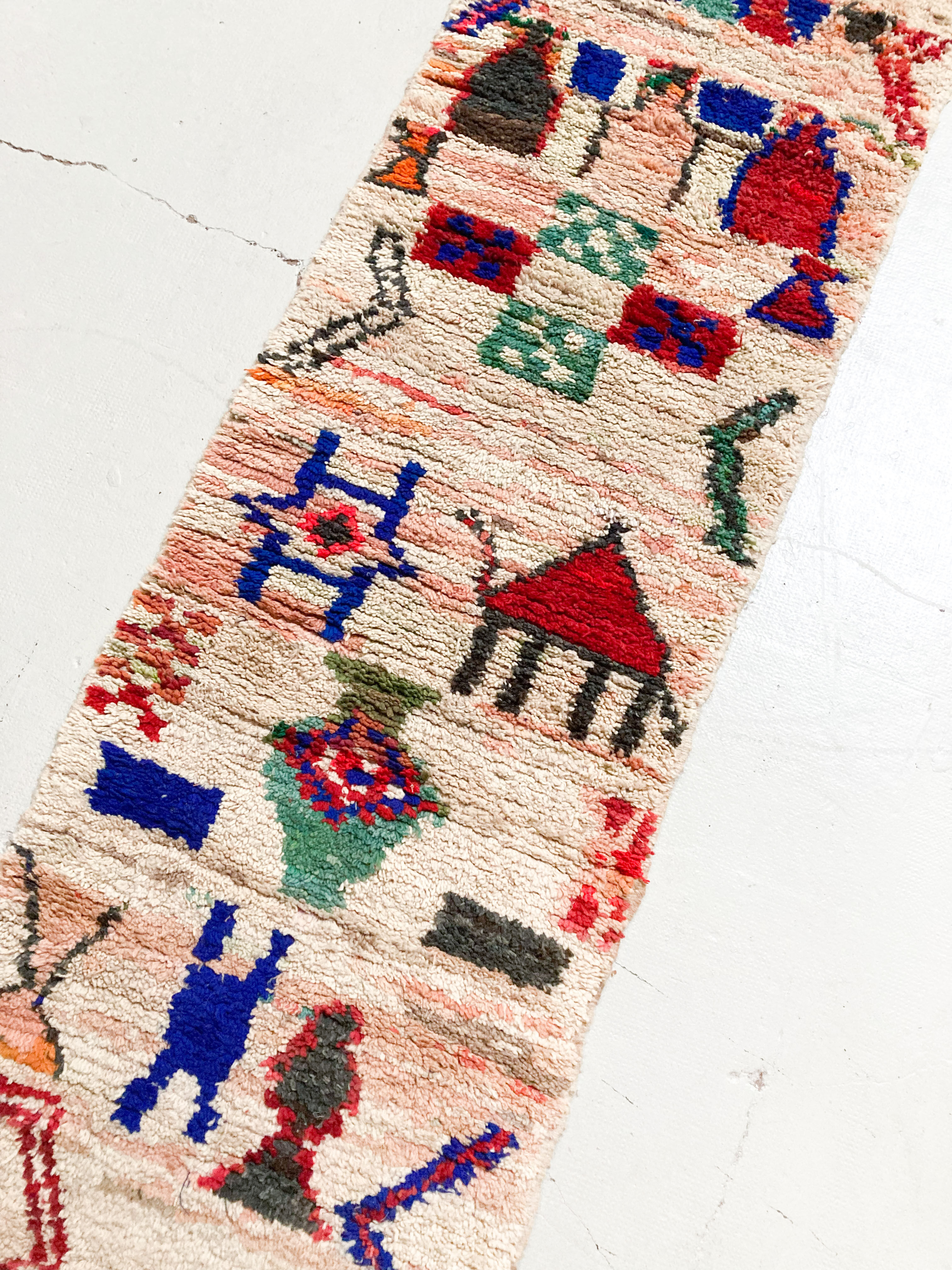 Moroccan Berber carpet Boujaad corridor 280x68cm
