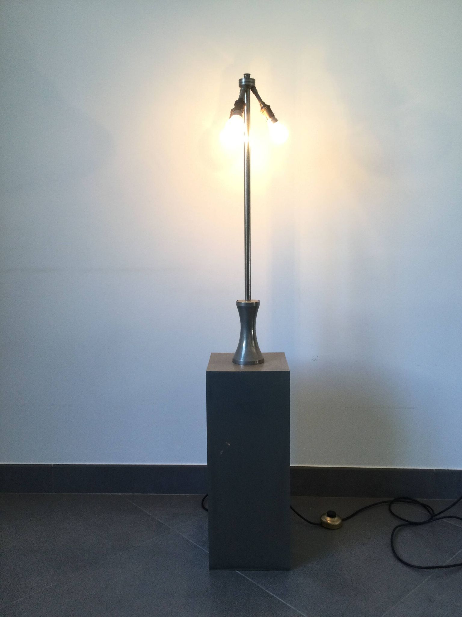 Lampe carrée en laiton chromé, 1970