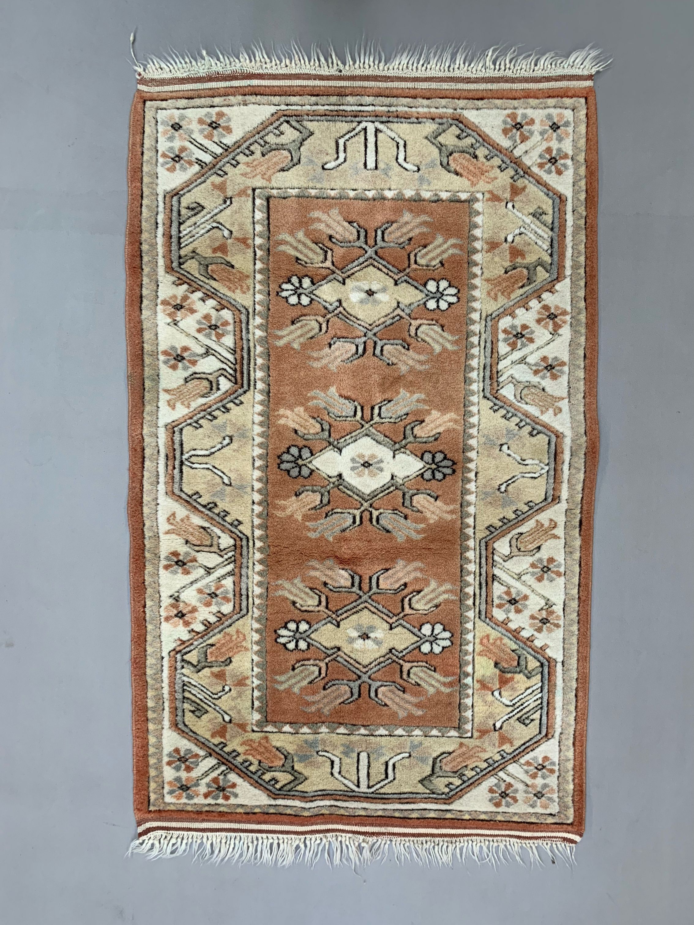 Old Turkish Small Milas Rug 142x85 cm old vintage carpet Ushak Pink Beige Blue