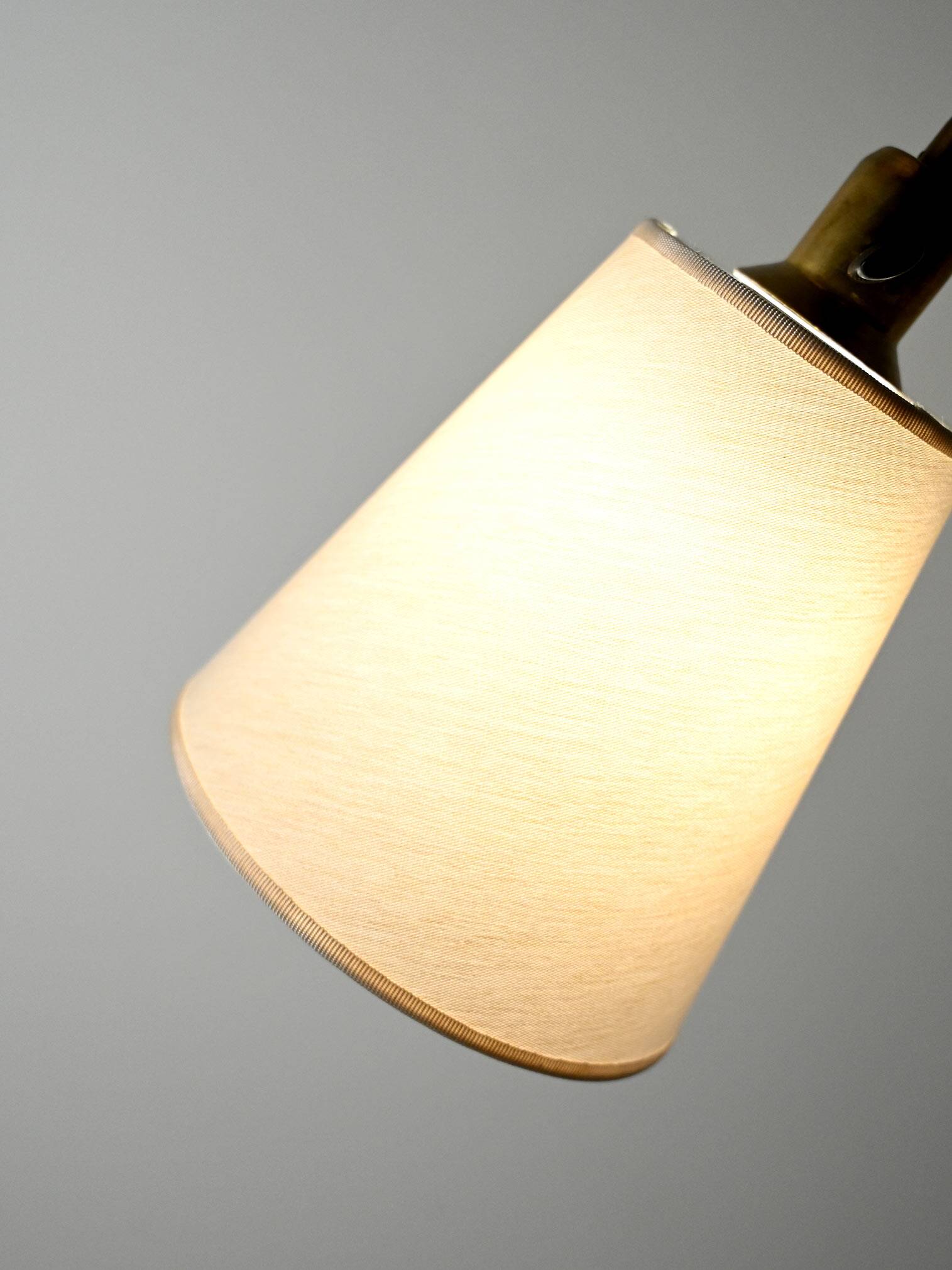 Lampadaire scandinave à trois lumières