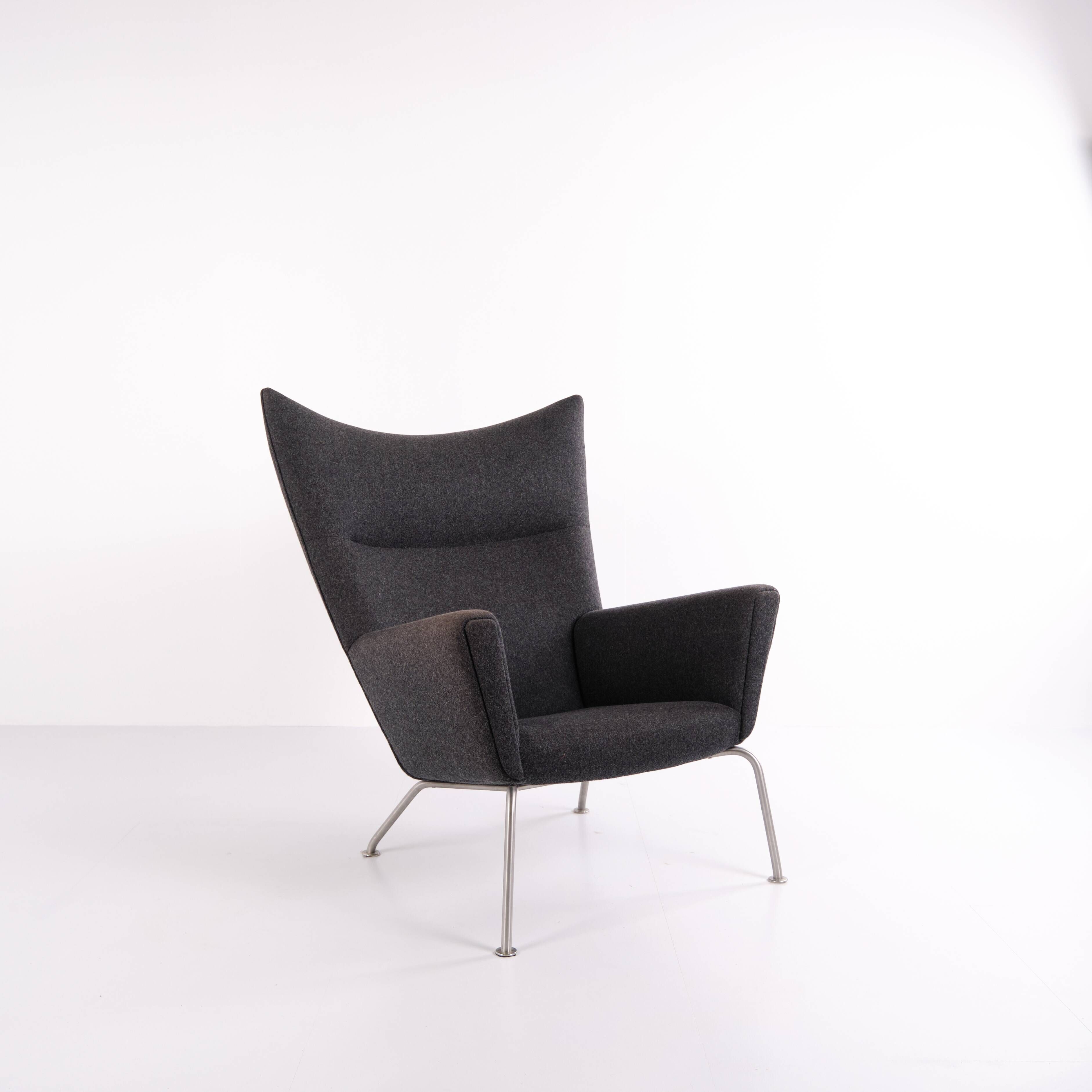 Wingchair – Hans J. Wegner – Model CH445 – Carl Hansen & Søn – Grey Hallingdal – With Footstool