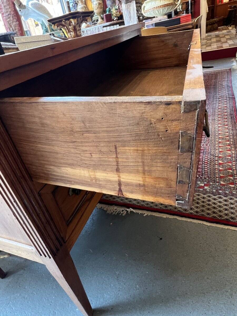 Louis XVI jump commode, 18th century, made of solid walnut.