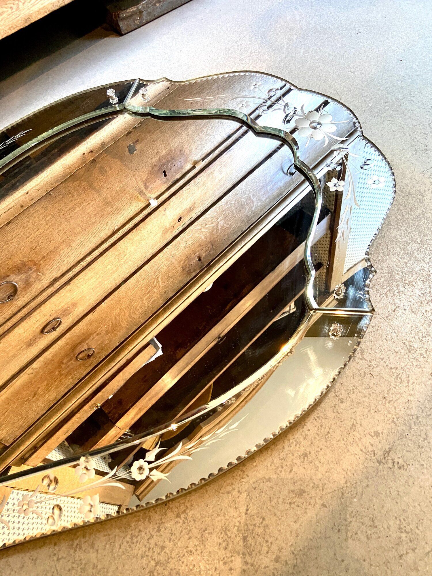 Venetian mirror 84 x 58 cm