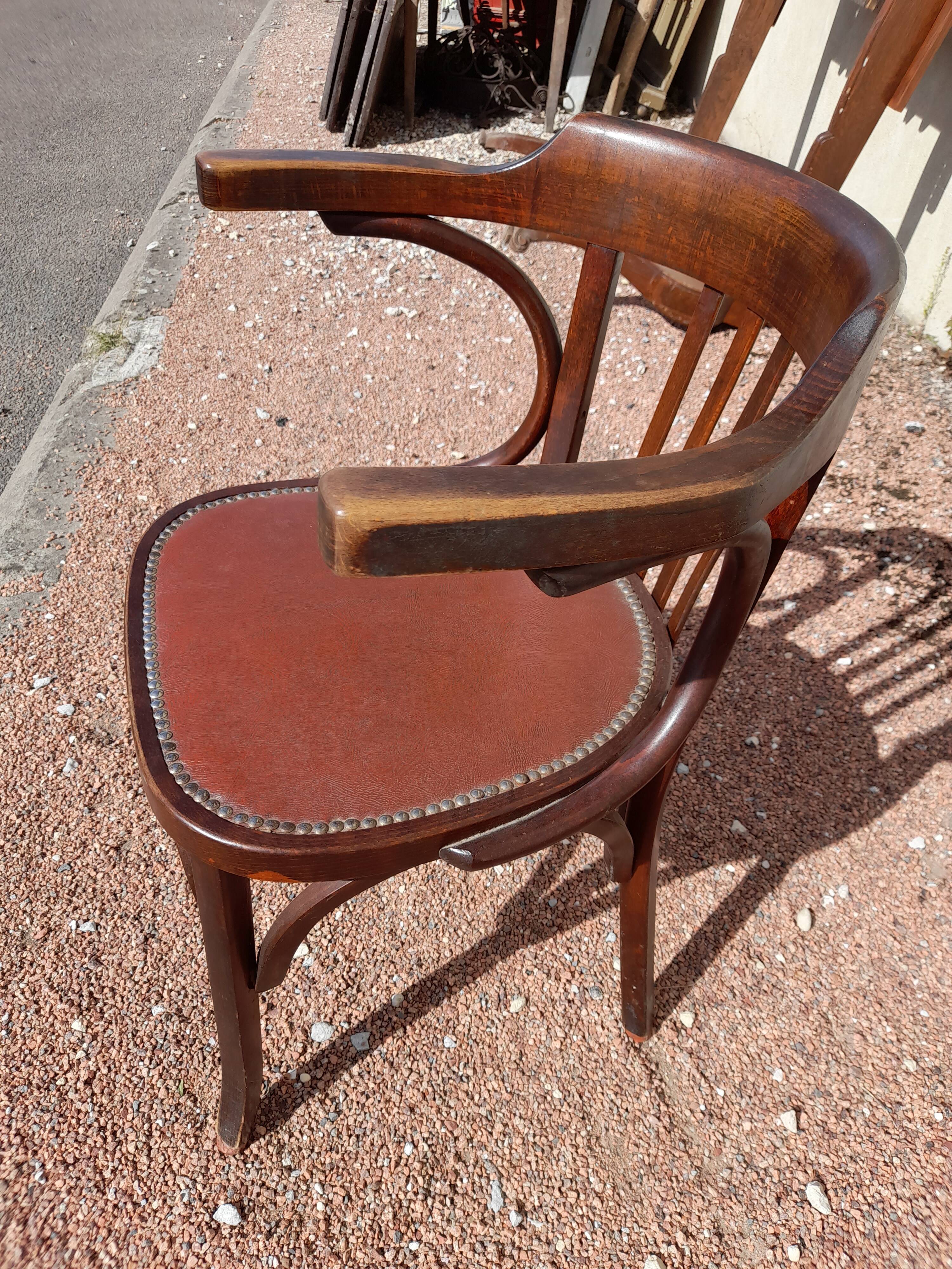 Fauteuil de bistrot signé Baumann 1930
