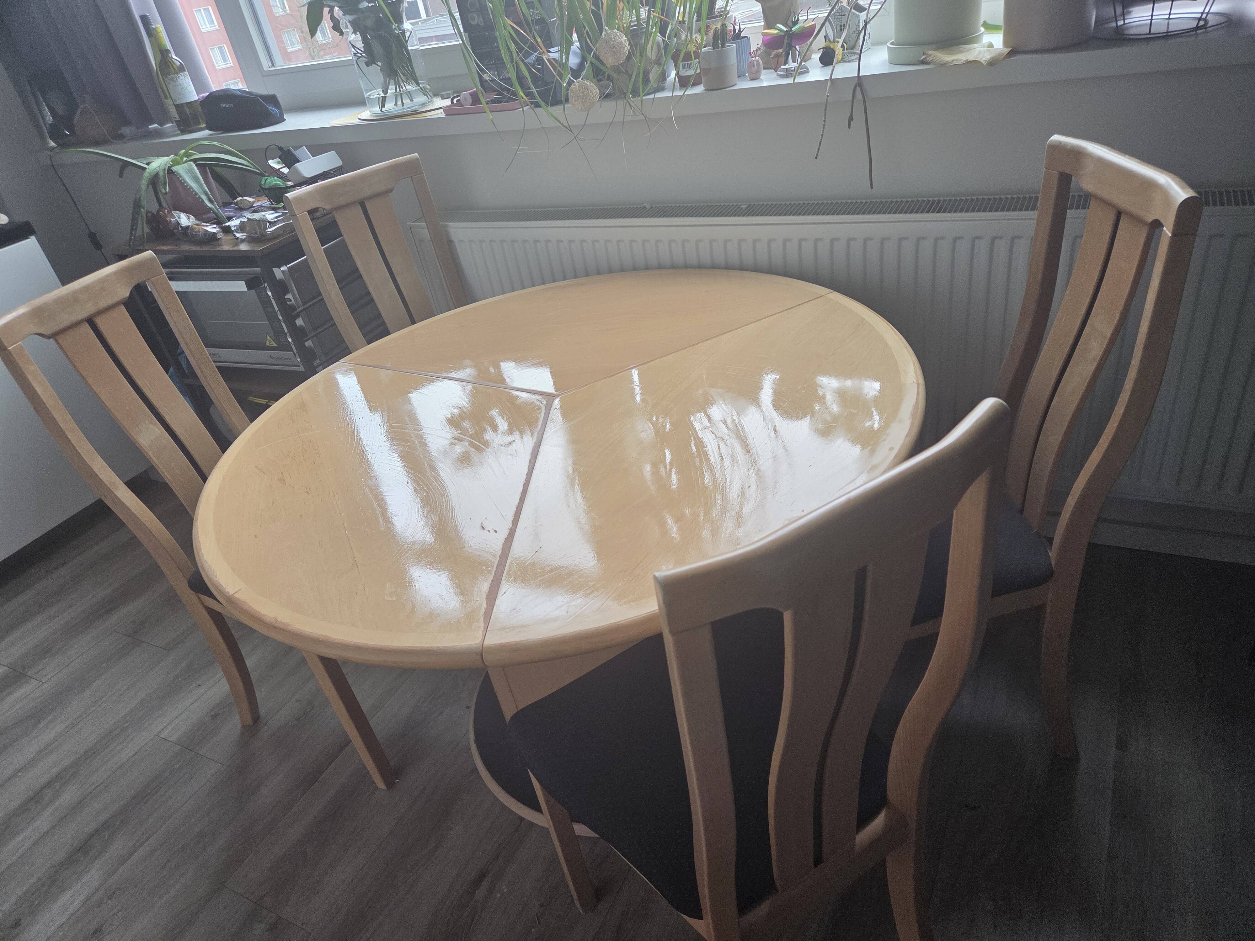 Skovby SM32 expanding dining table + 6 chairs