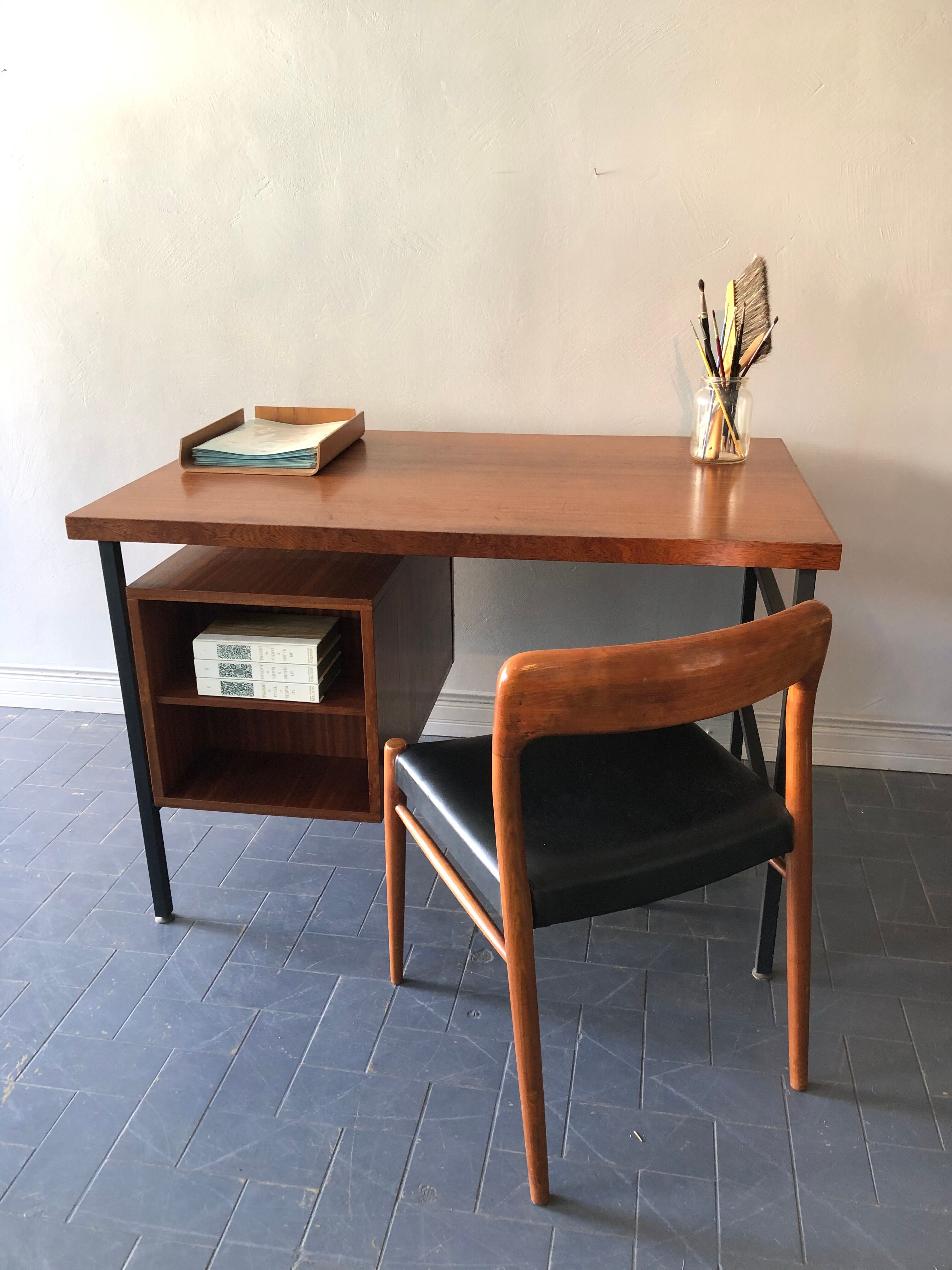 Two-sided desk 50
