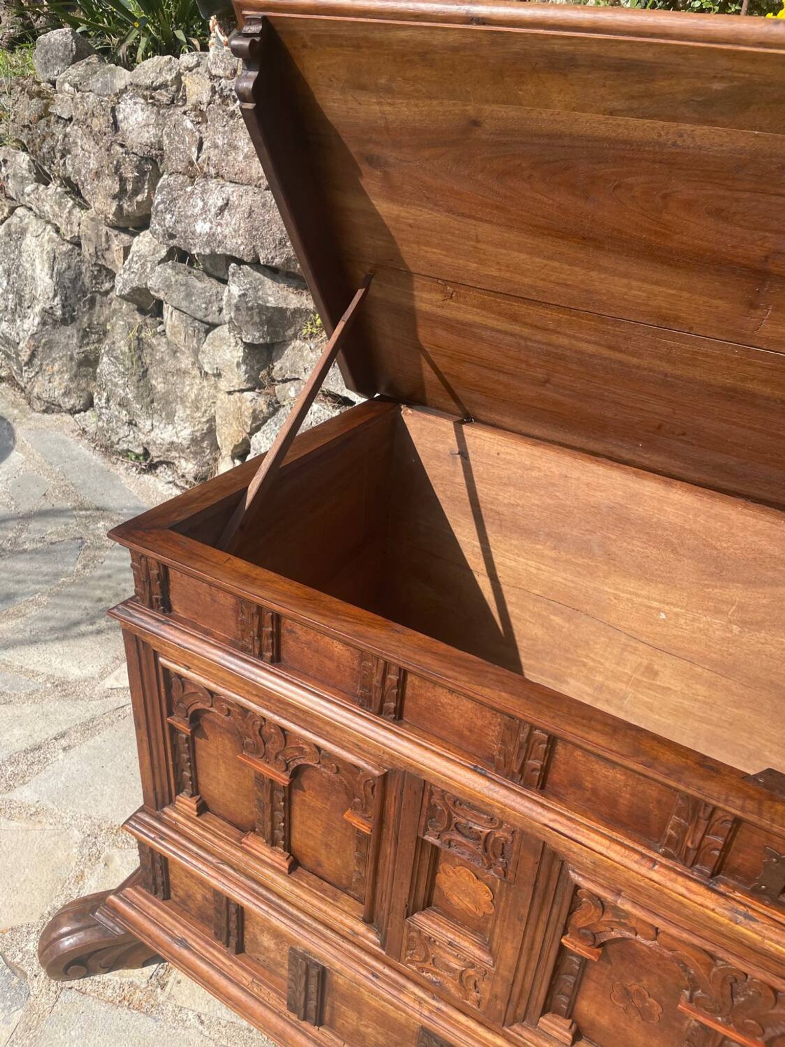 Magnificent walnut chest from the 17th century.