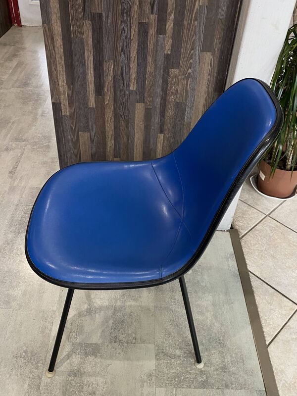 Chaise dsx fibre de verre bleu skai vinyl eames herman miller vintage 70