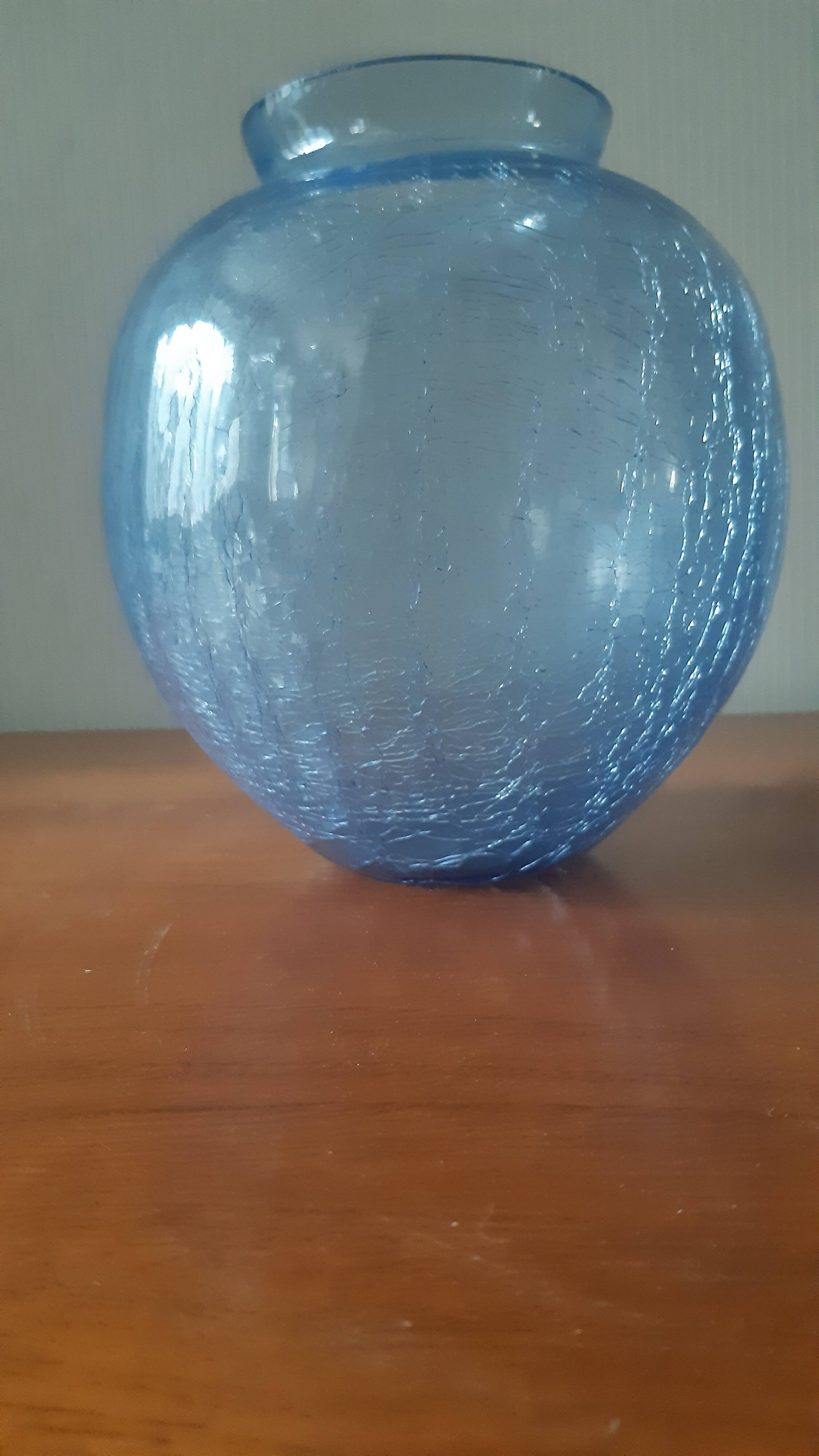 Cracked glass ball vase