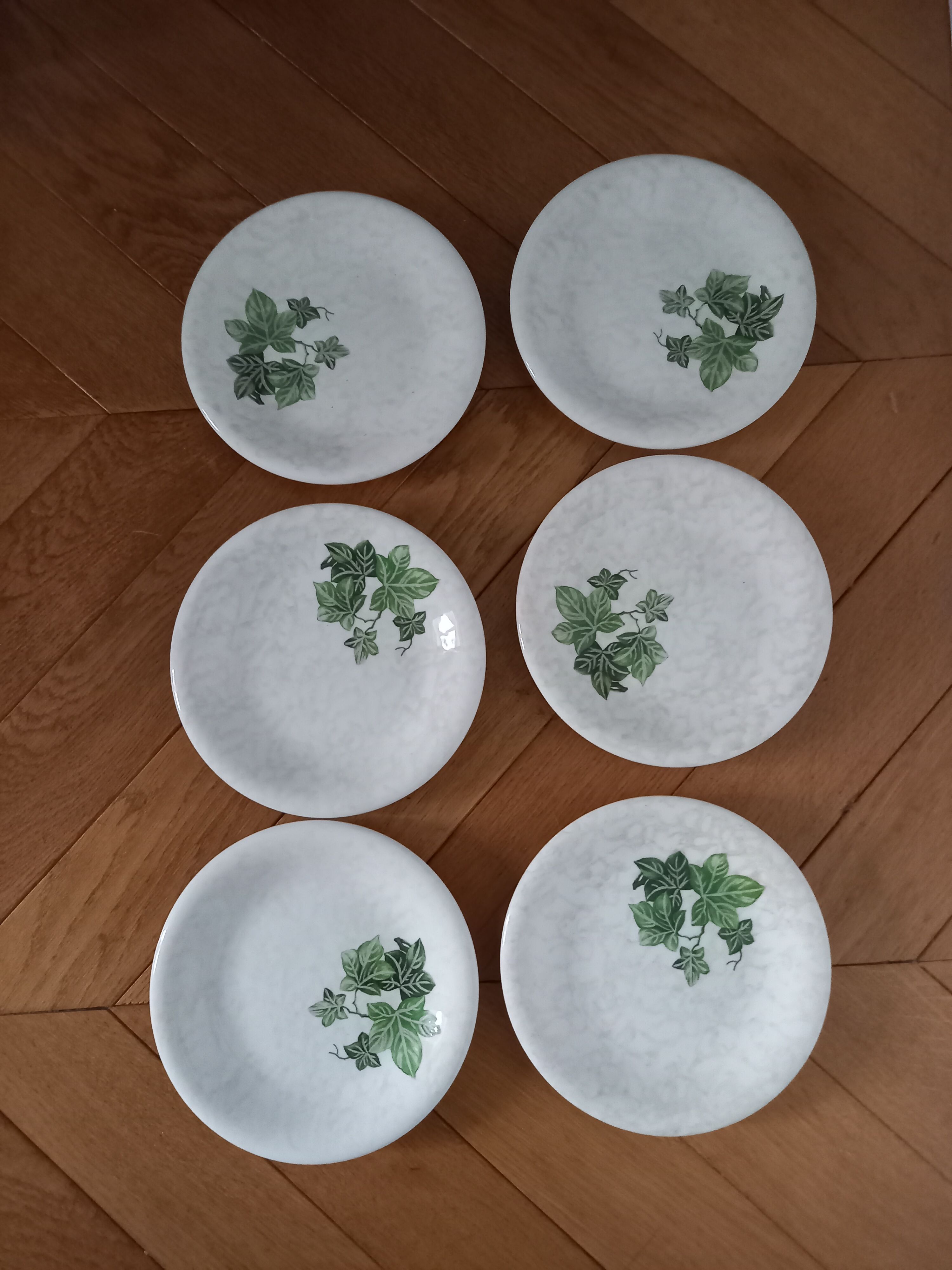 Set of 6 ceramic plates