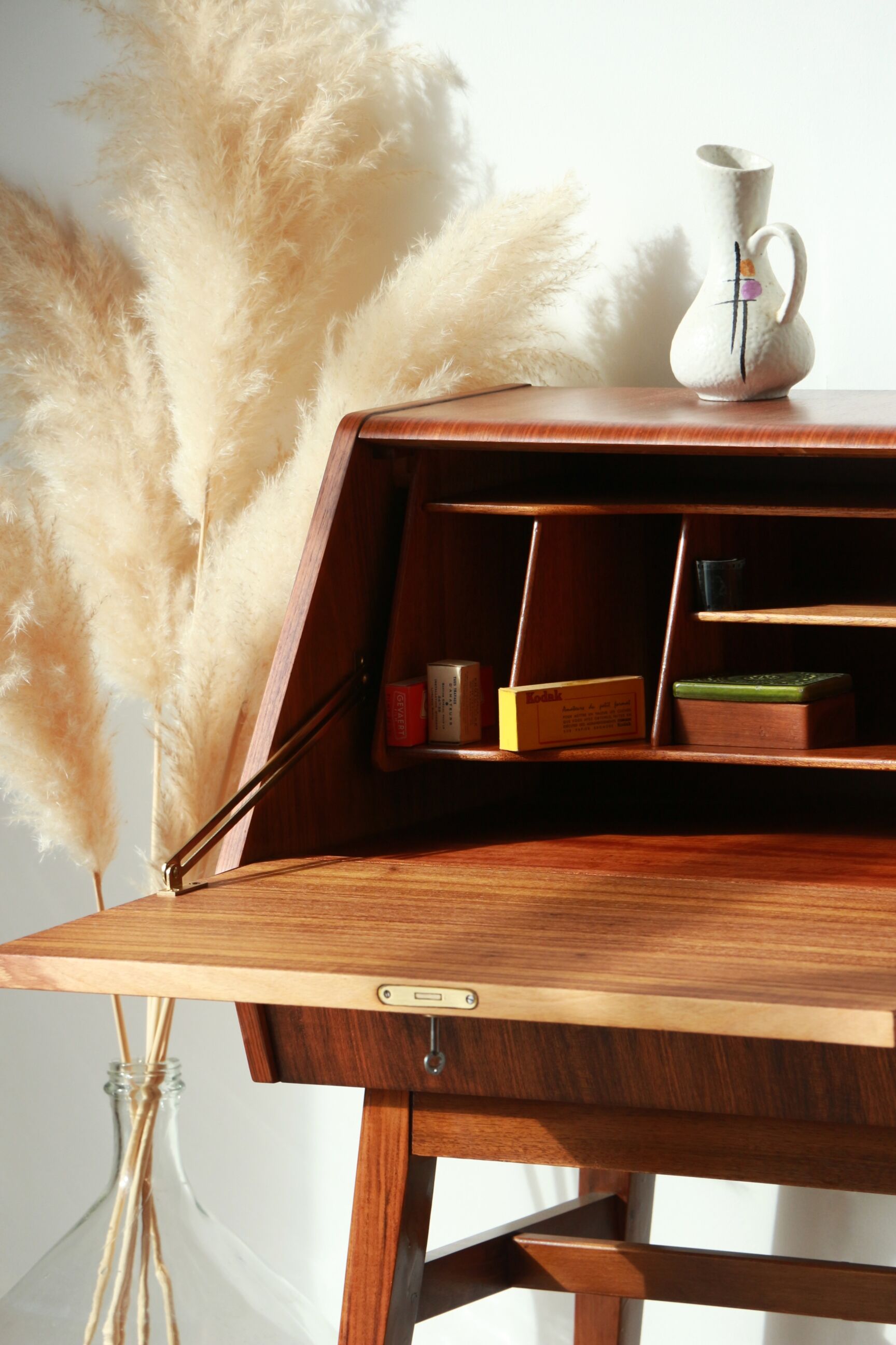 Secretary Beautility