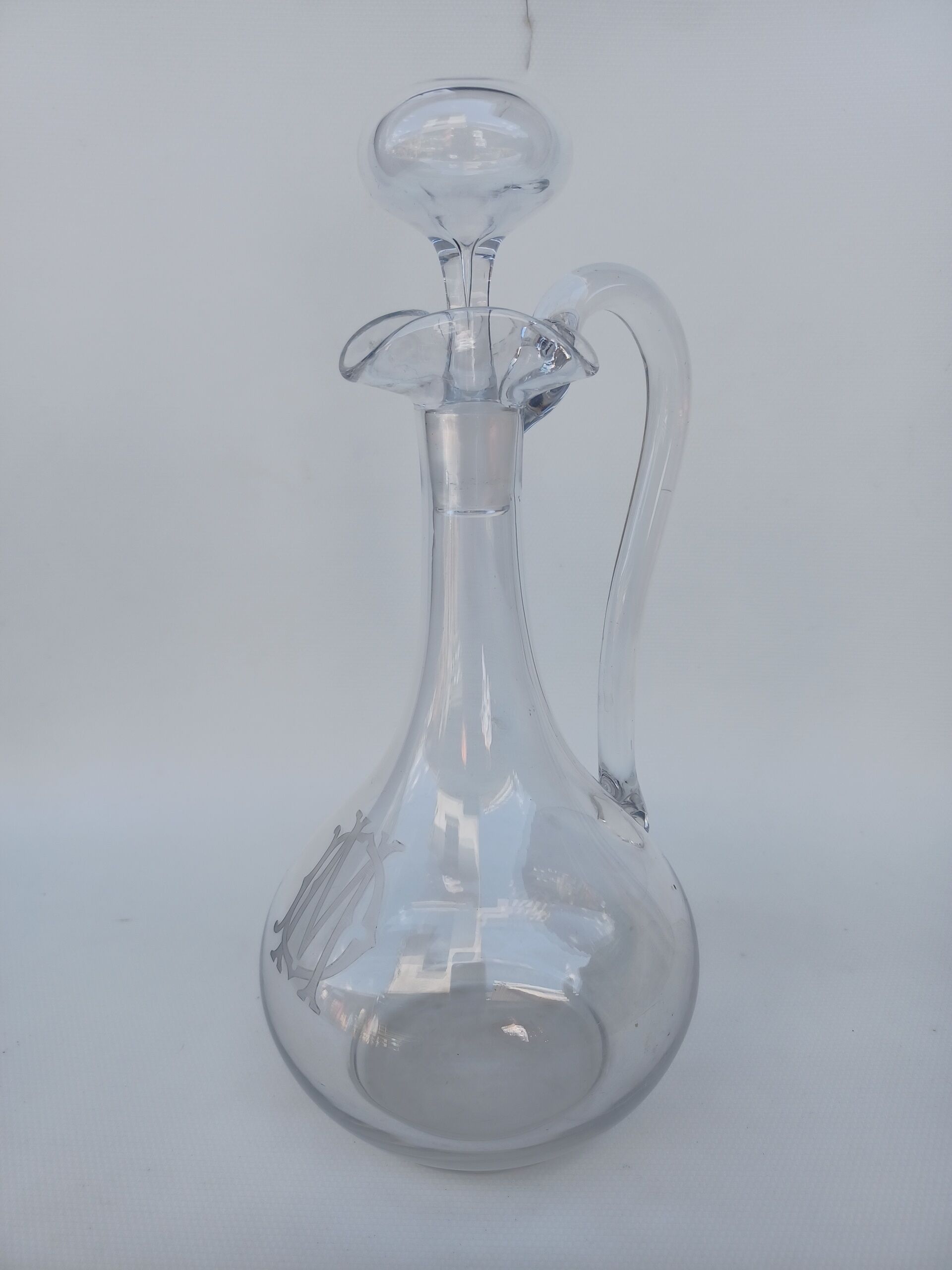 Baccarat crystal ewer, Balloon shape, circa 1910