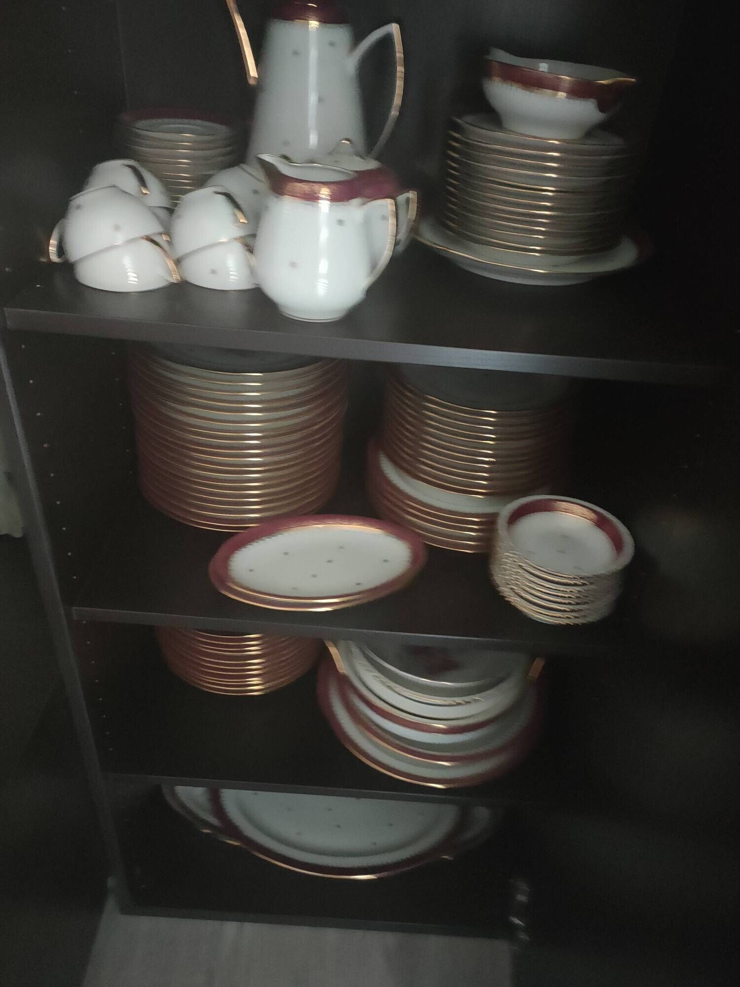 Service complet porcelaine de Limoges, marque Ulim