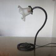 Art deco lamp in hammered wrought iron and tulip in glass, 30s 40s