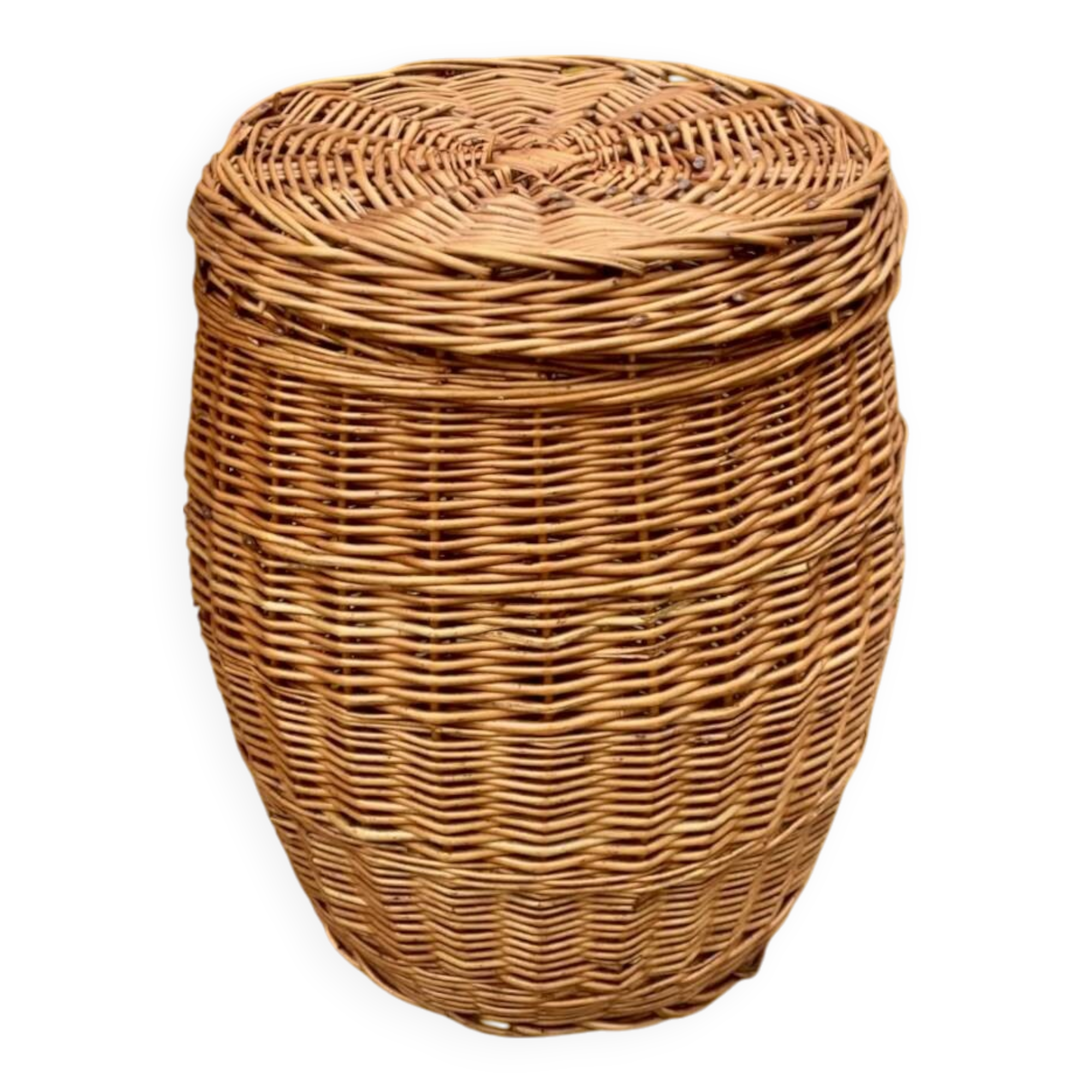 Large vintage wicker basket with lid – circa 1960