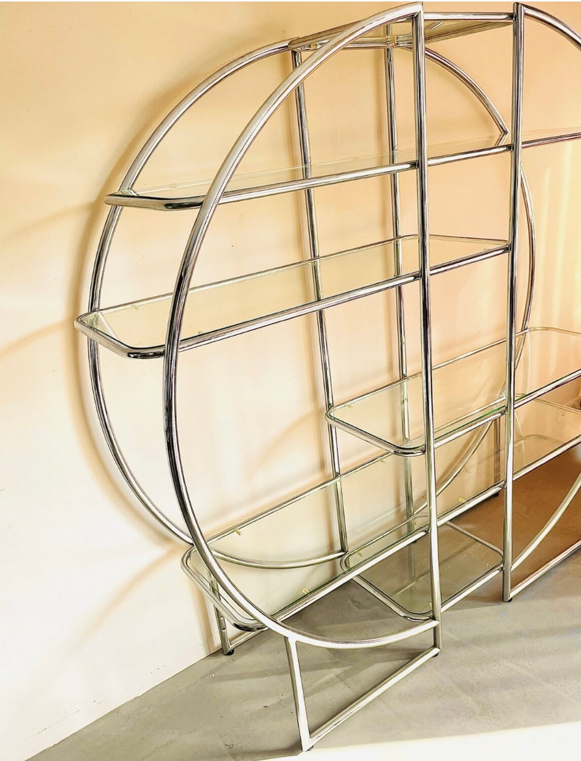 Chromed metal large riund room divider shelving show case etagere milo baughman style