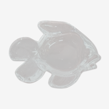 Empty fish-shaped crystal pocket