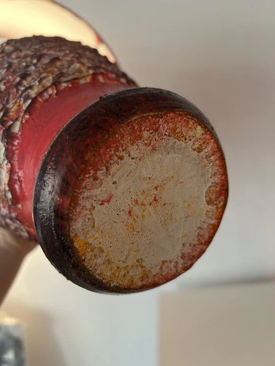 Expressive Fat-Lava vase lamp with dragon lampshade