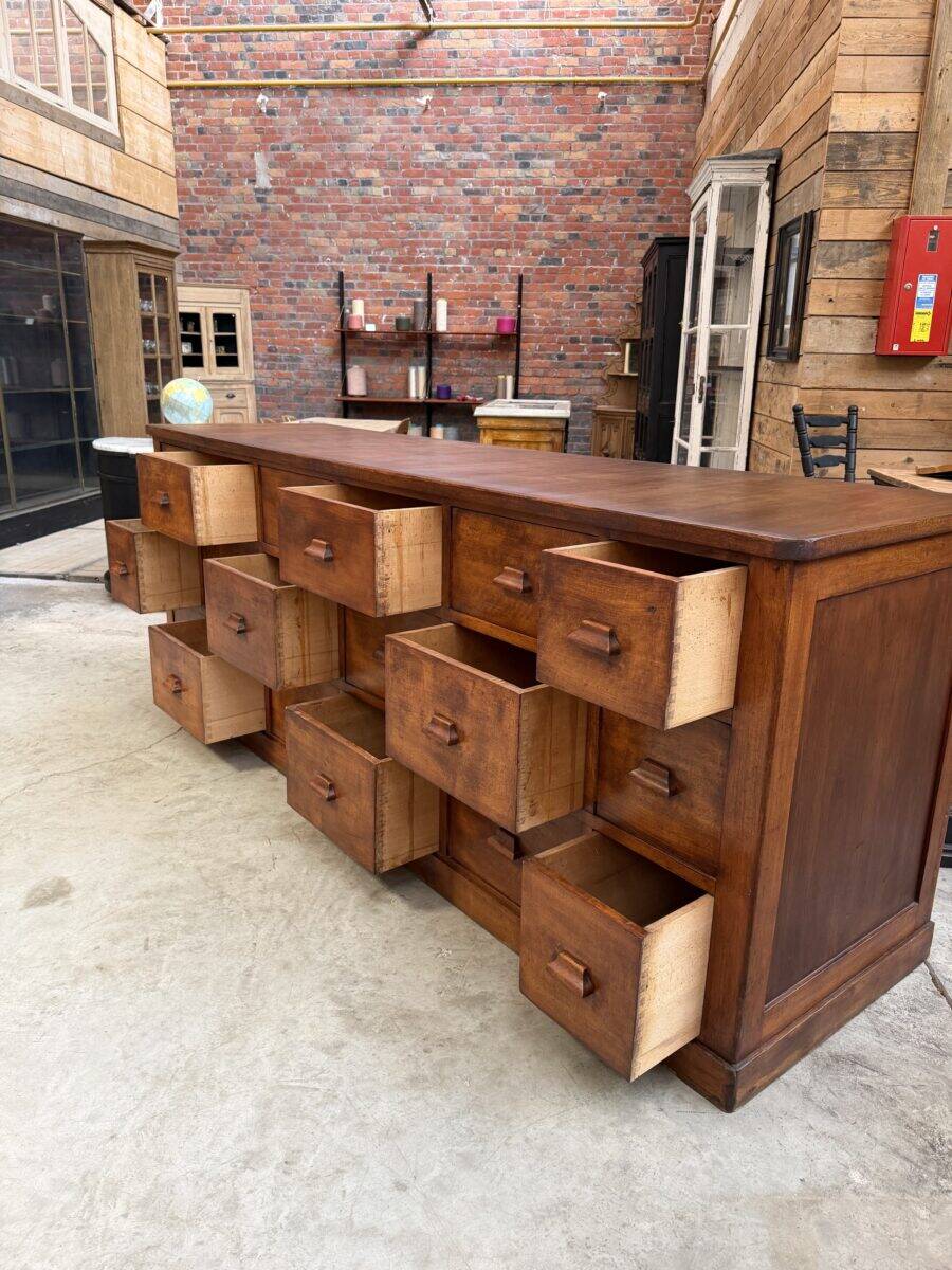 Ancien meuble de métier XXL en hêtre