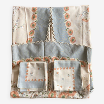 Vintage tablecloth and matching napkins