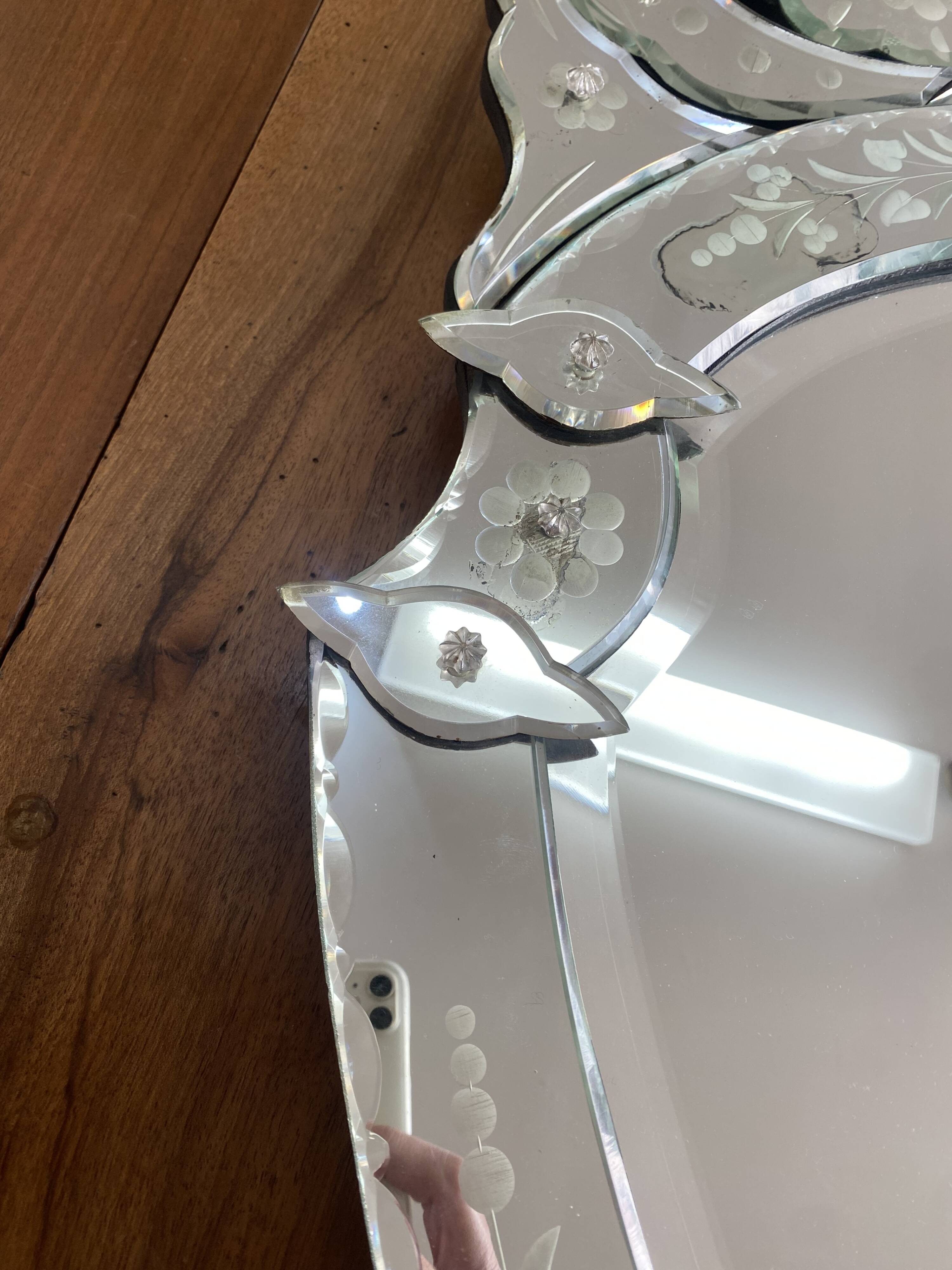 Venice mirror, 1950s, very good condition.