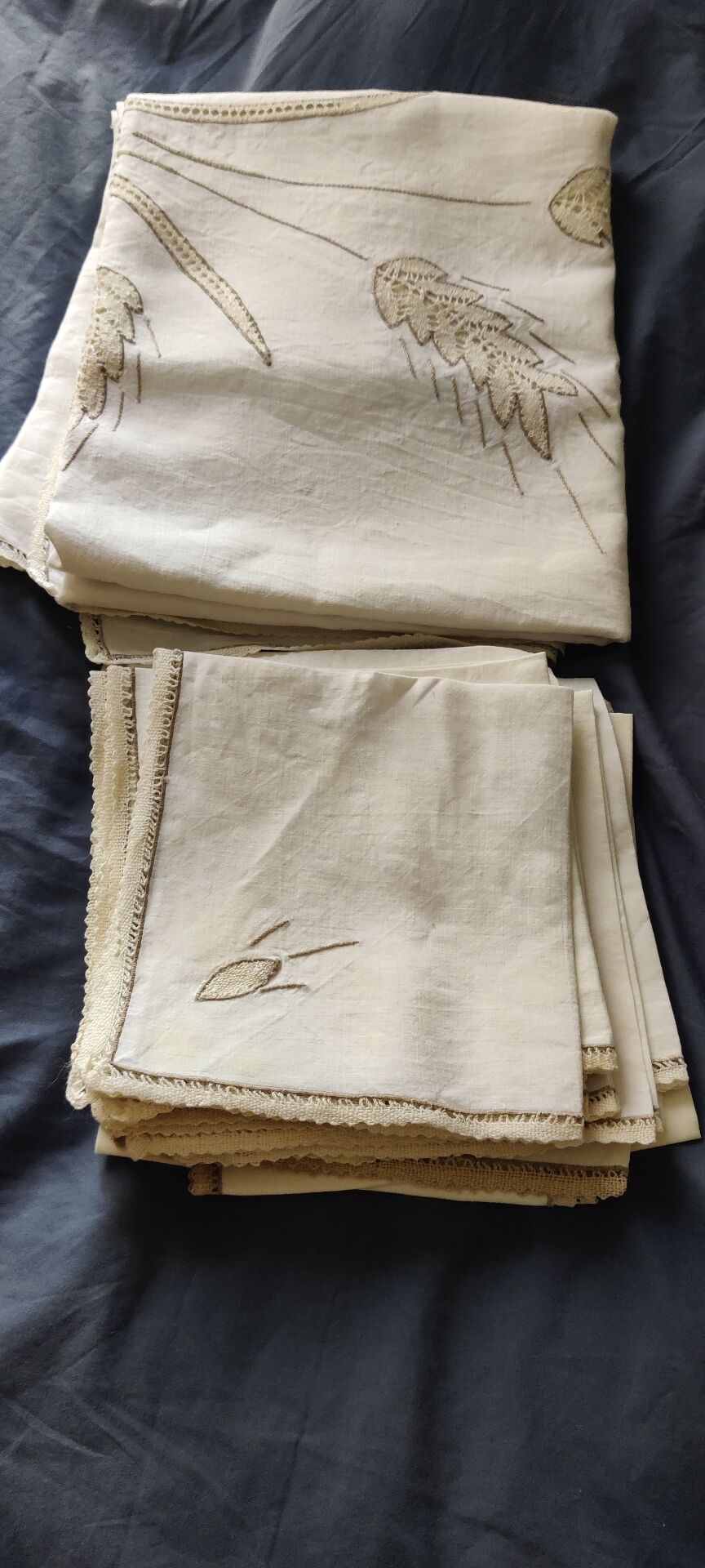 Nappe vintage et ses 12 serviettes