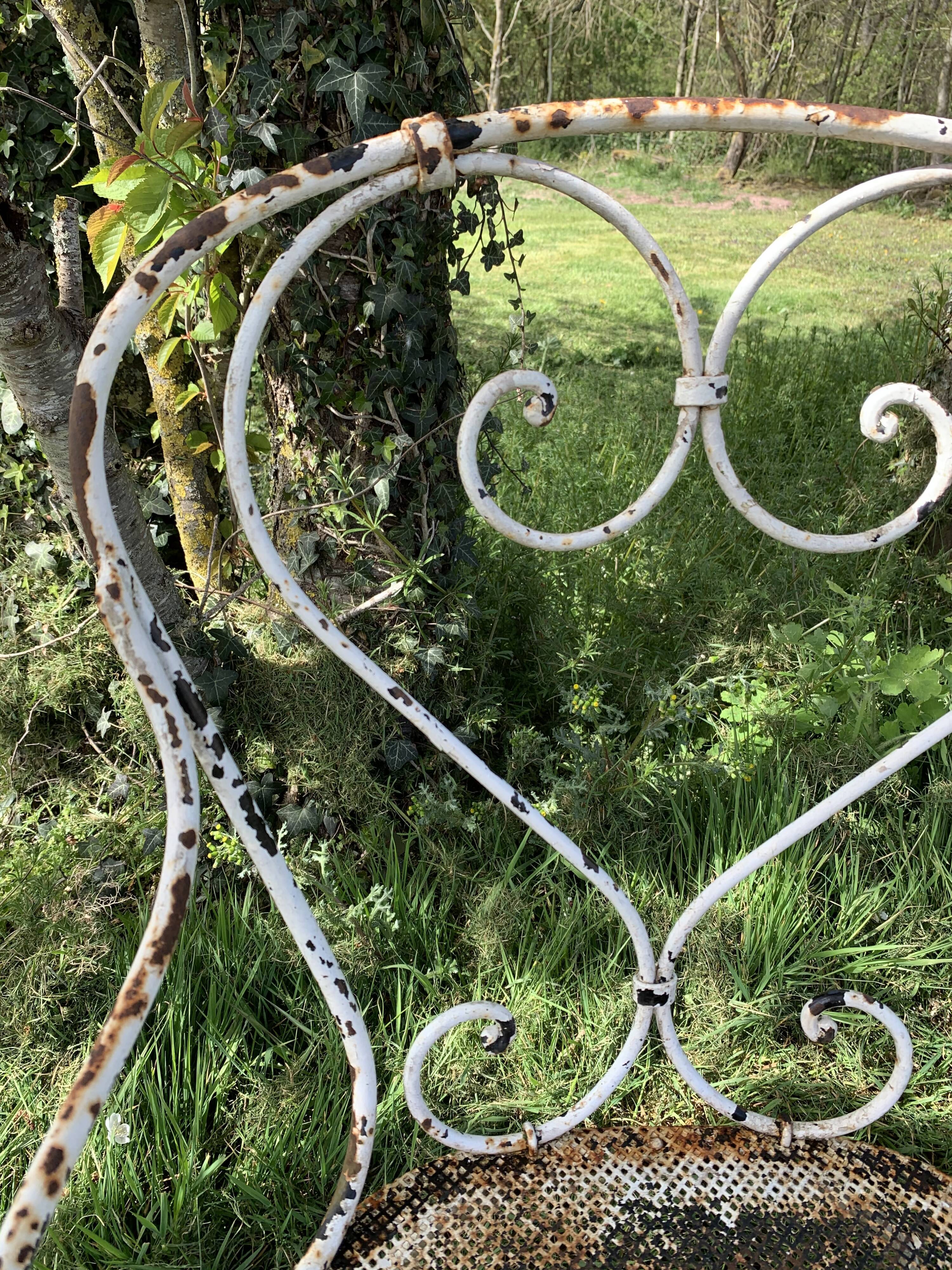 Lot of 2 garden chairs