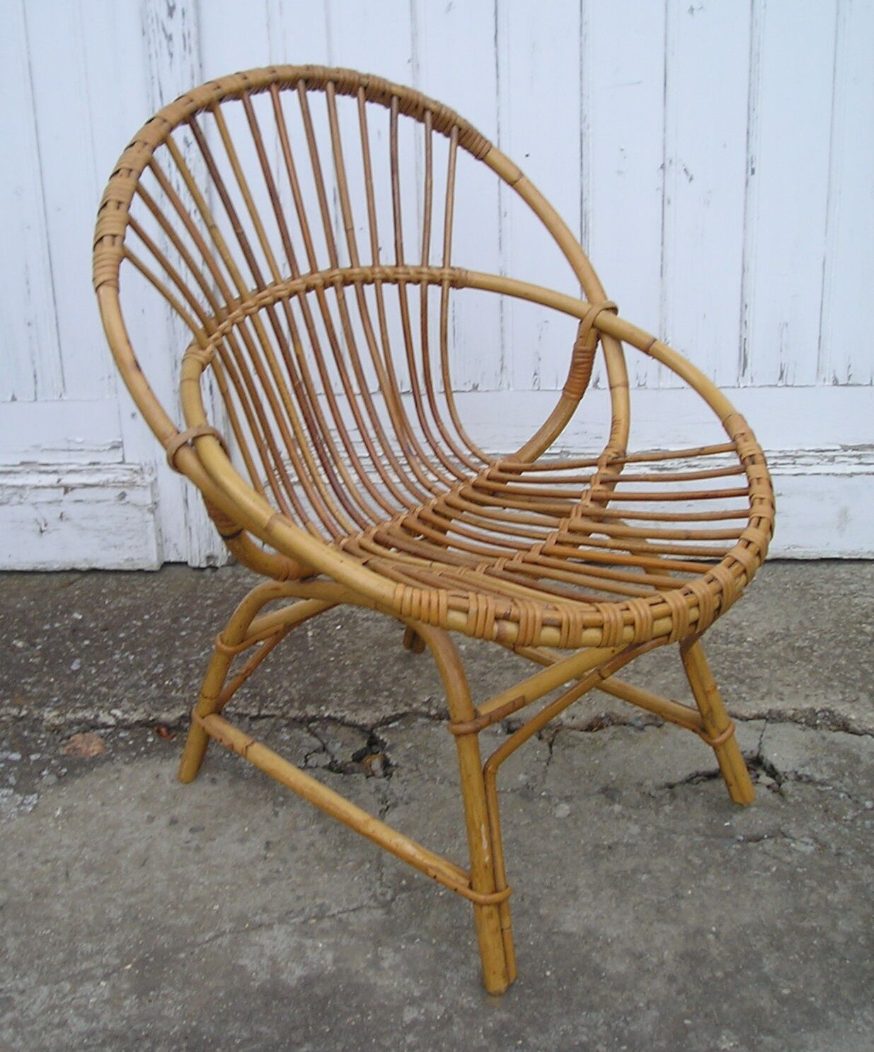 Wicker "shell" chair, 70s