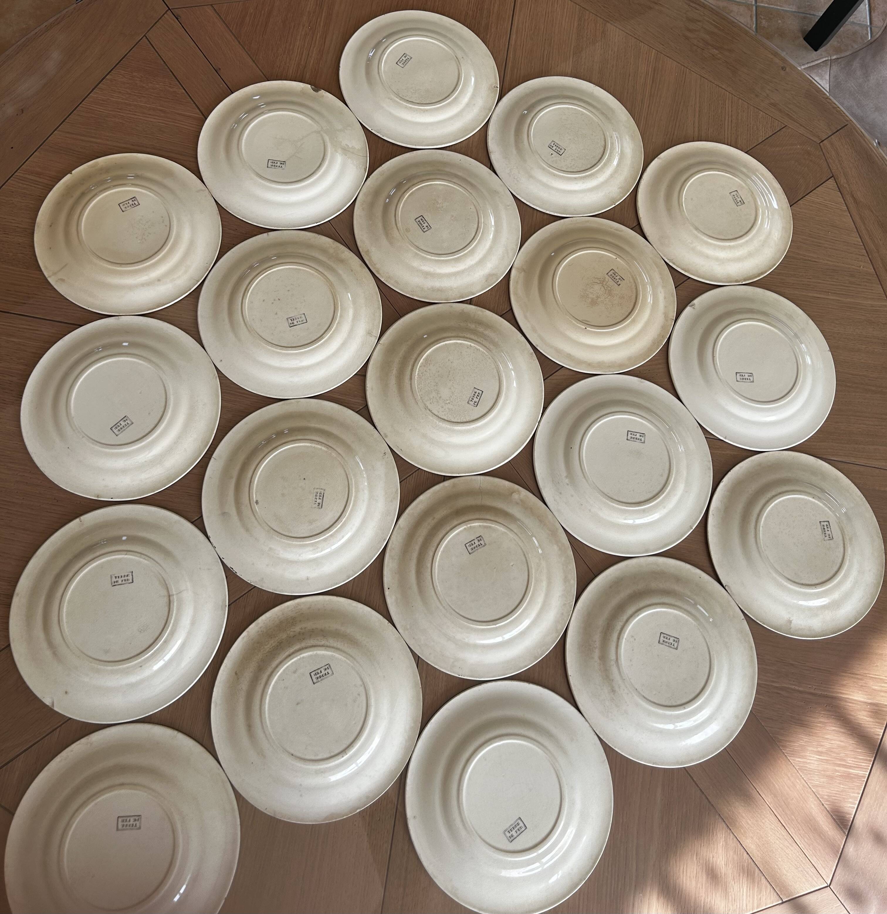 Clairefontaine tableware service, earthenware with bird decoration.