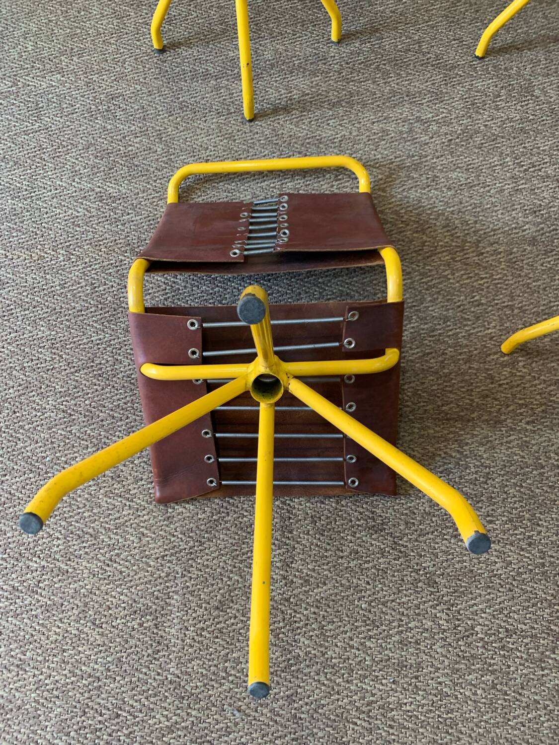 Lot de 4 chaises cuir vintage