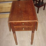 Side table in walnut veneer