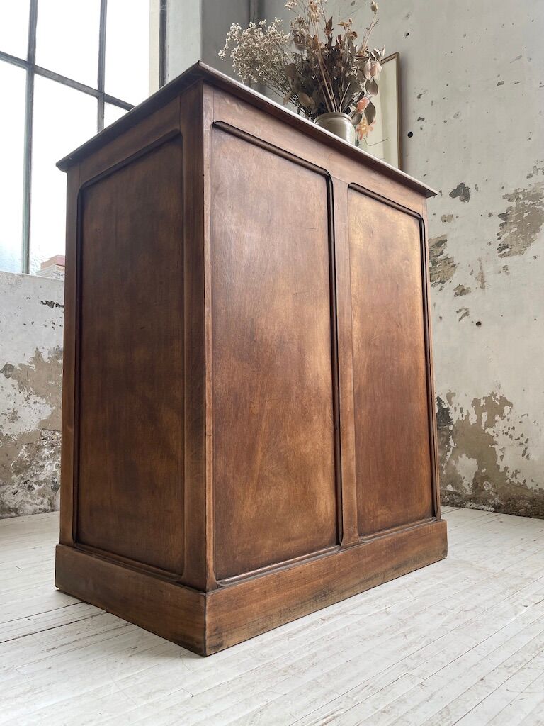 Oak trading post in early XXth century